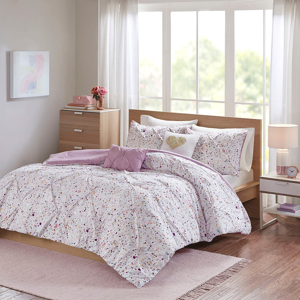 Abby/Lara/Nicole Metallic Printed and Pintucked Comforter