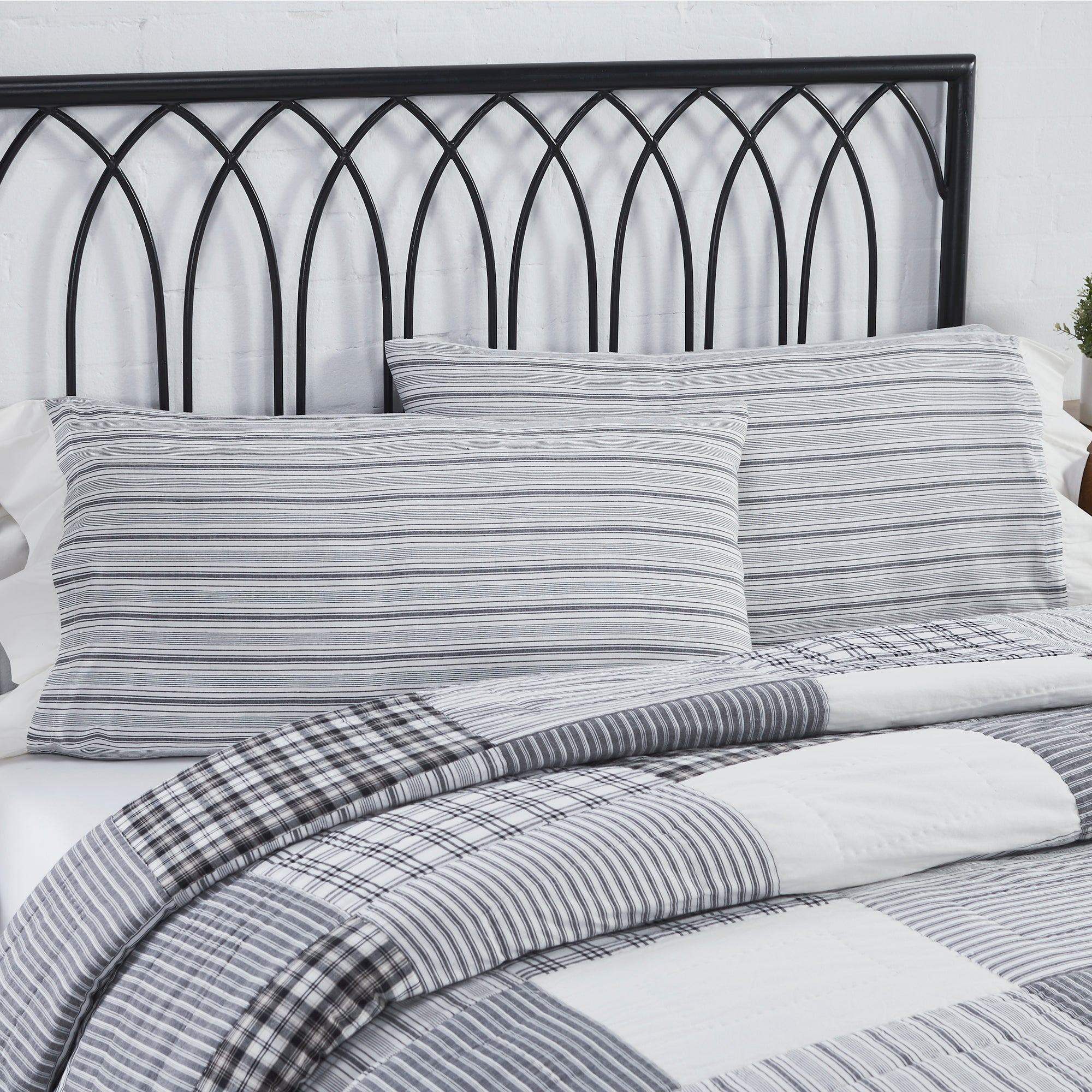Sawyer Mill Black Ruffled King Pillow Case Set of 2 +4