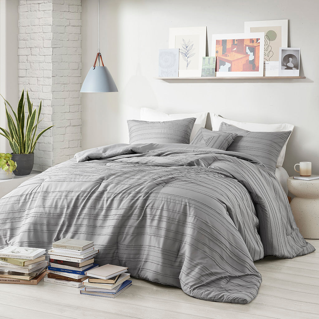 Oliver Cationic Dyed Clip Jacquard Comforter Set with Throw Pillow