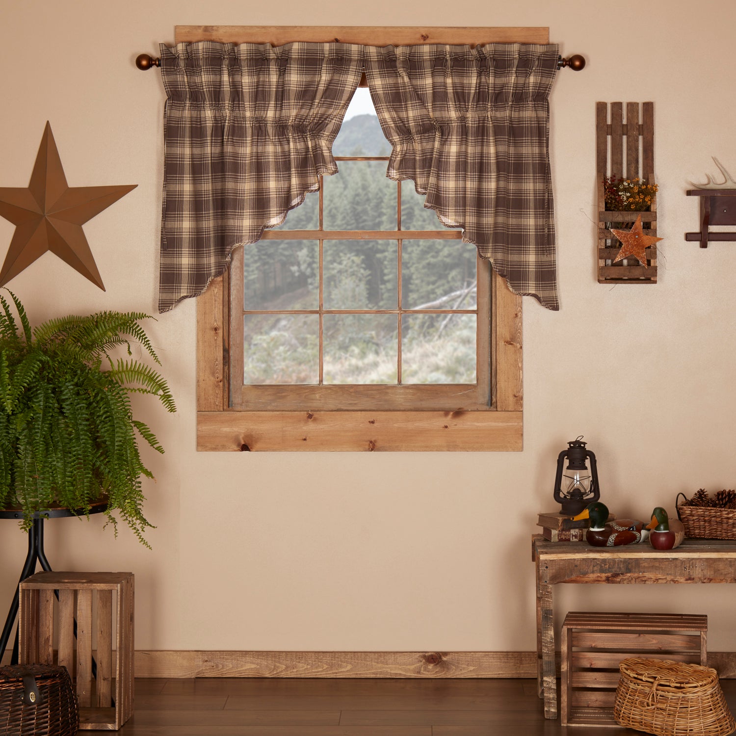 Dawson Star Scalloped Prairie Swag Set of 2 36x36x18