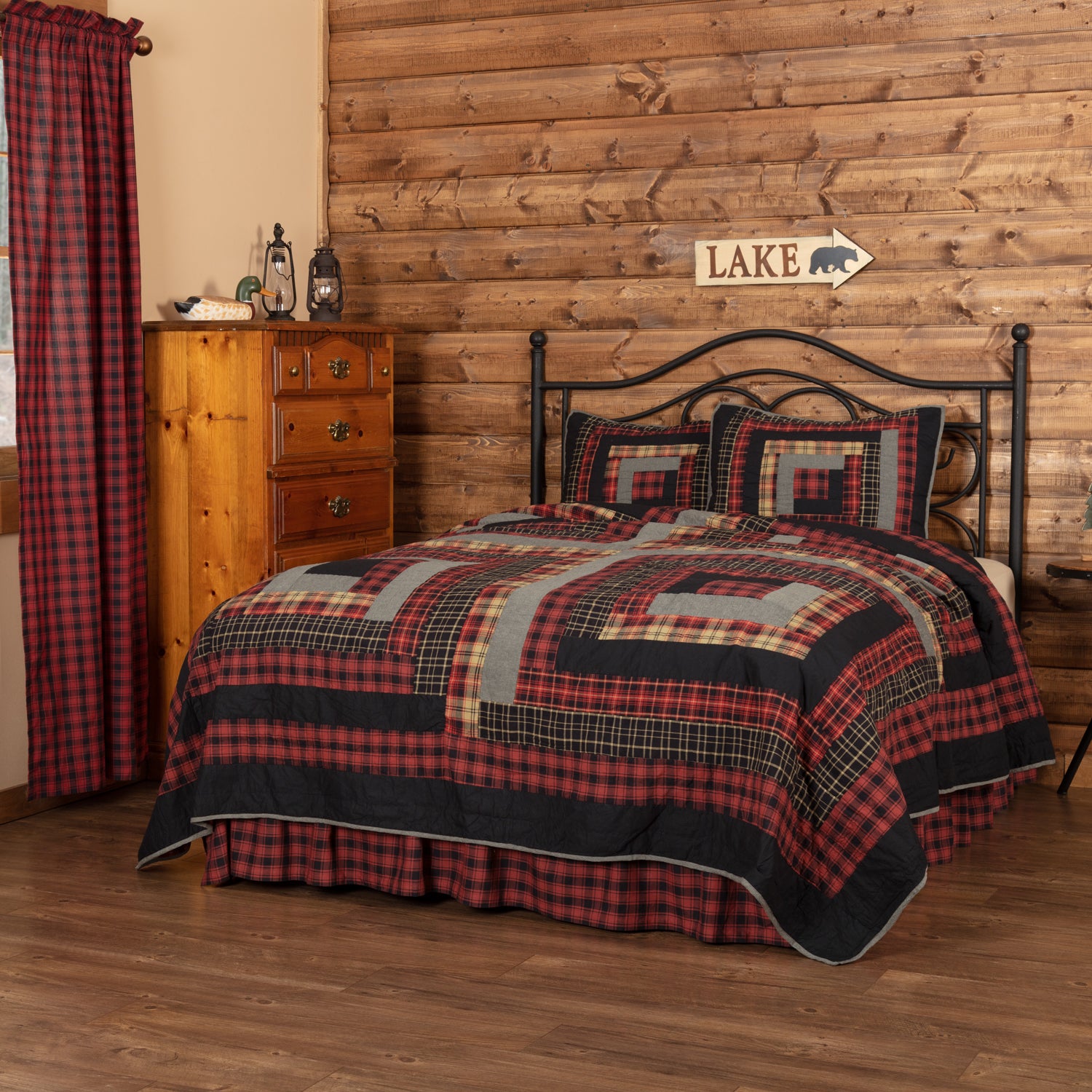 Cumberland California King Quilt Set; 1-Quilt 130Wx115L w/2 Shams 21x37