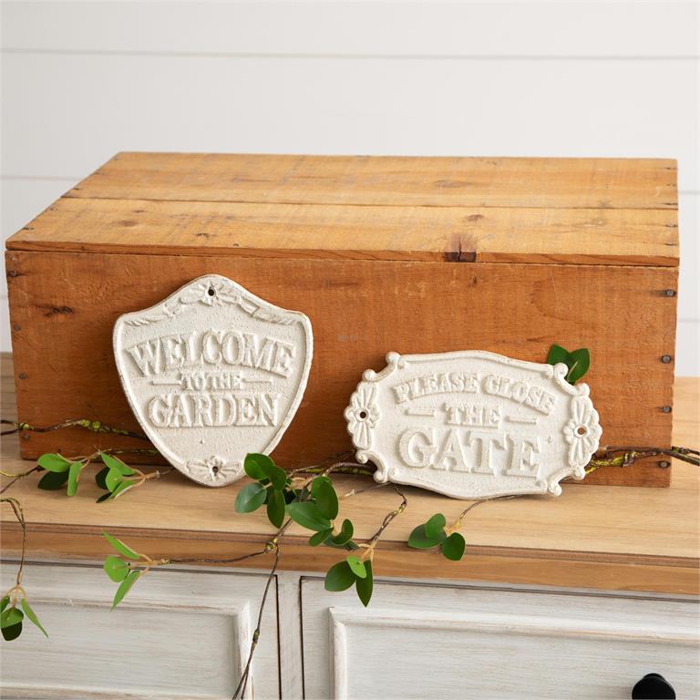 Welcome to Garden And Close Gate Sign (S/2)