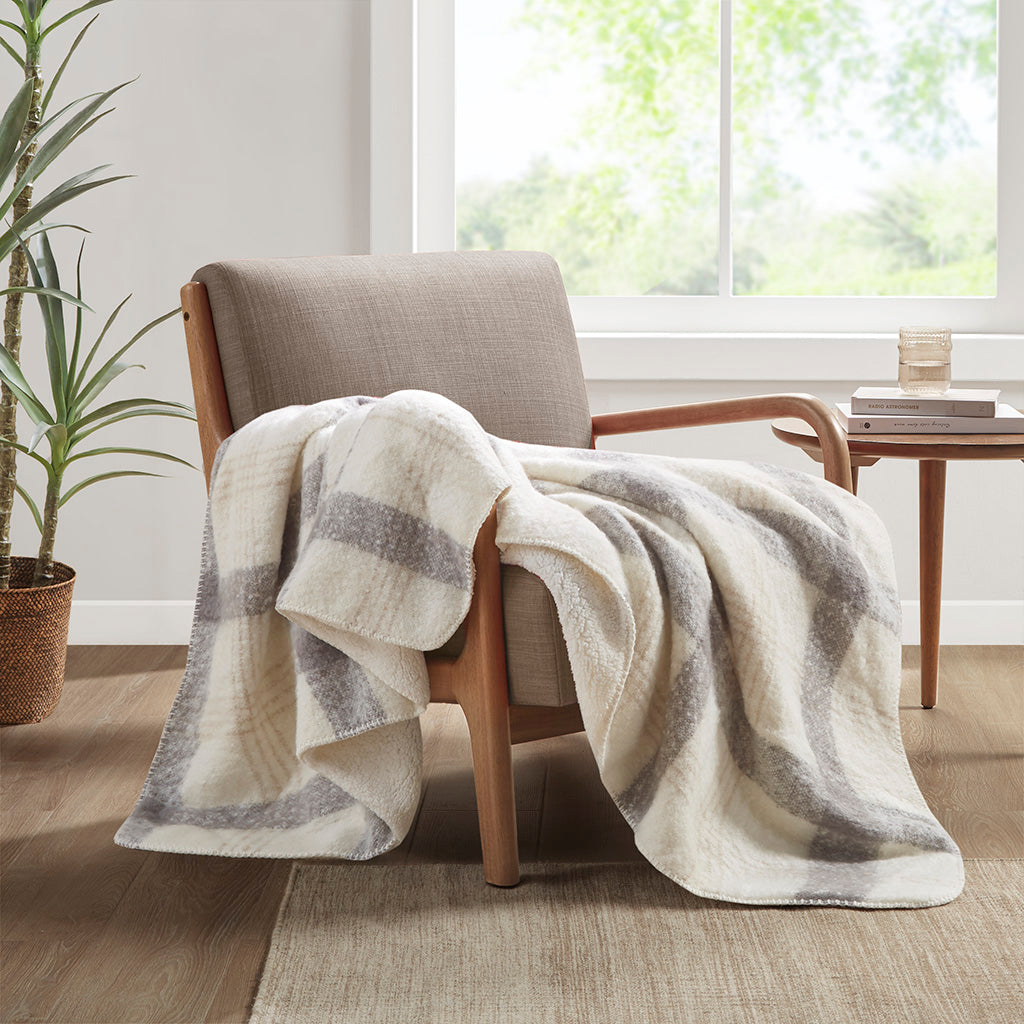 Bloomington Softspun Down Alternative Filled Throw