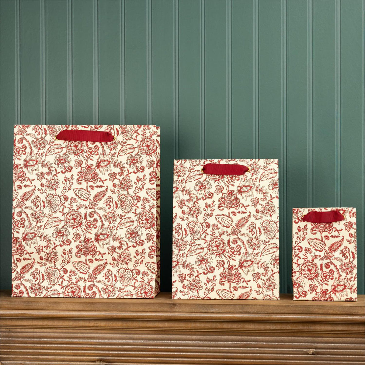 Christmas Heirloom Premium Gift Bags