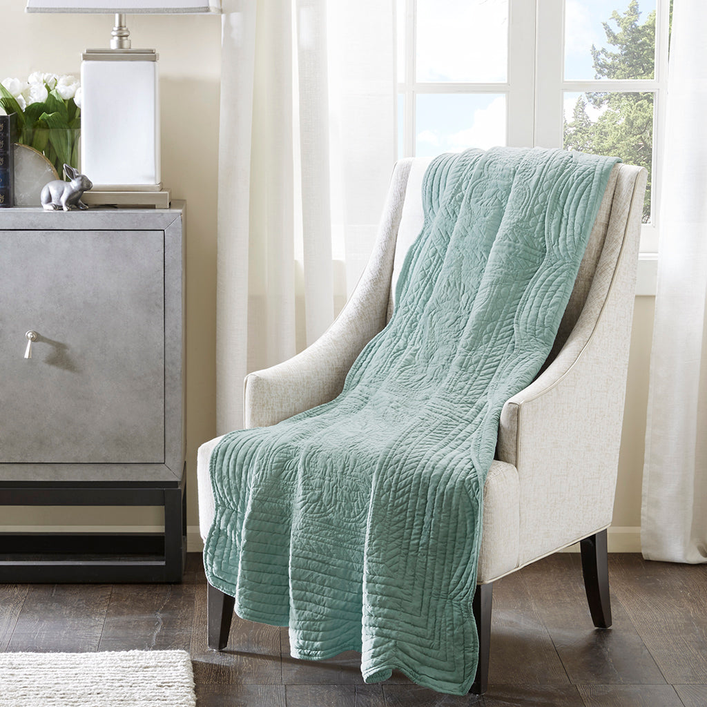 Tuscany Oversized Quilted Throw with Scalloped Edges