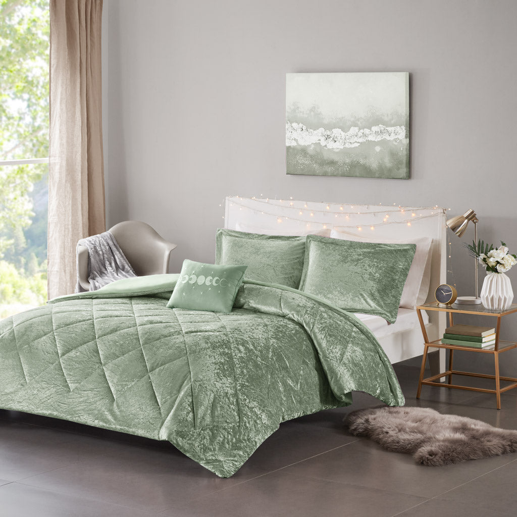 Felicia Velvet Duvet Cover Set with Throw Pillow