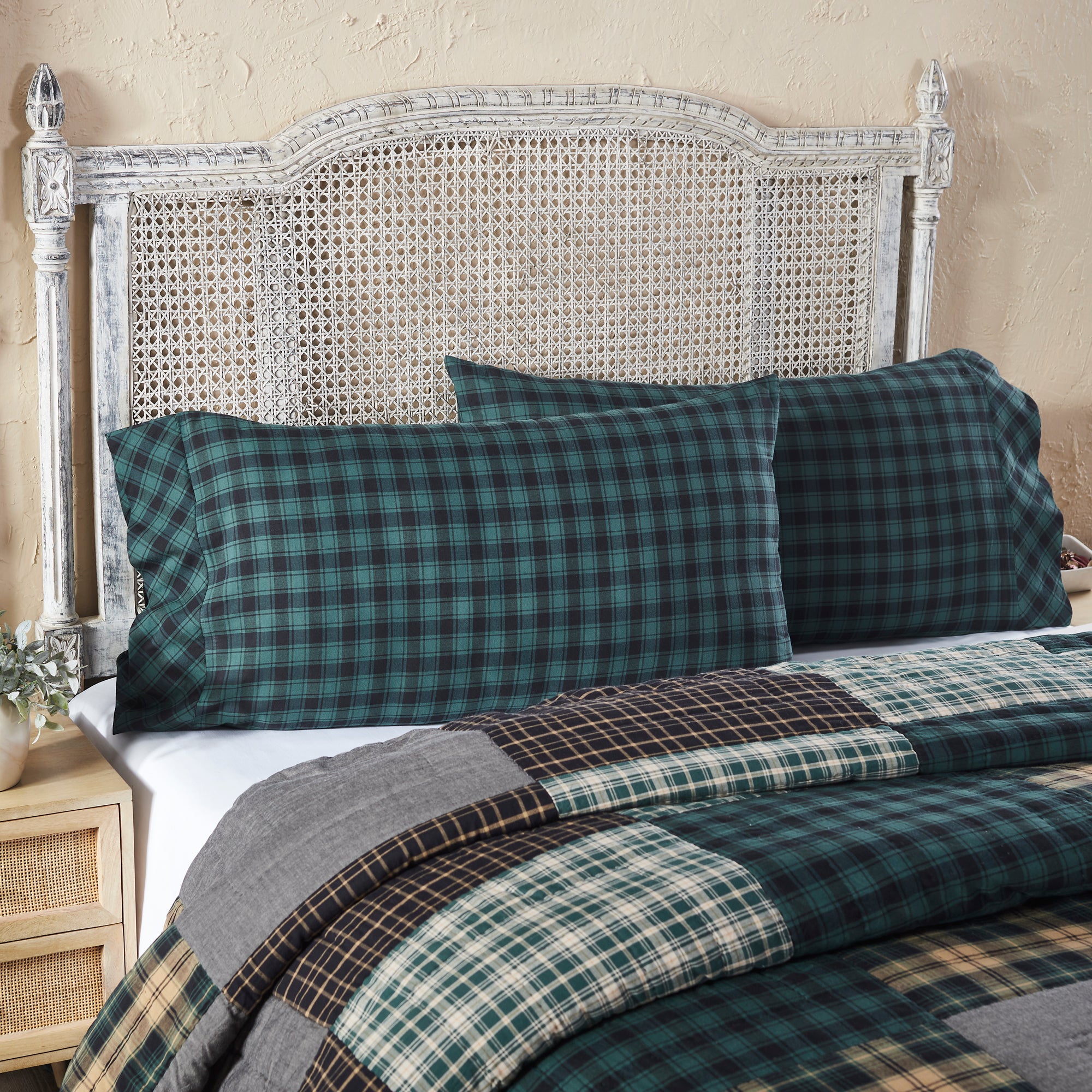 Pine Grove King Pillow Case Set of 2