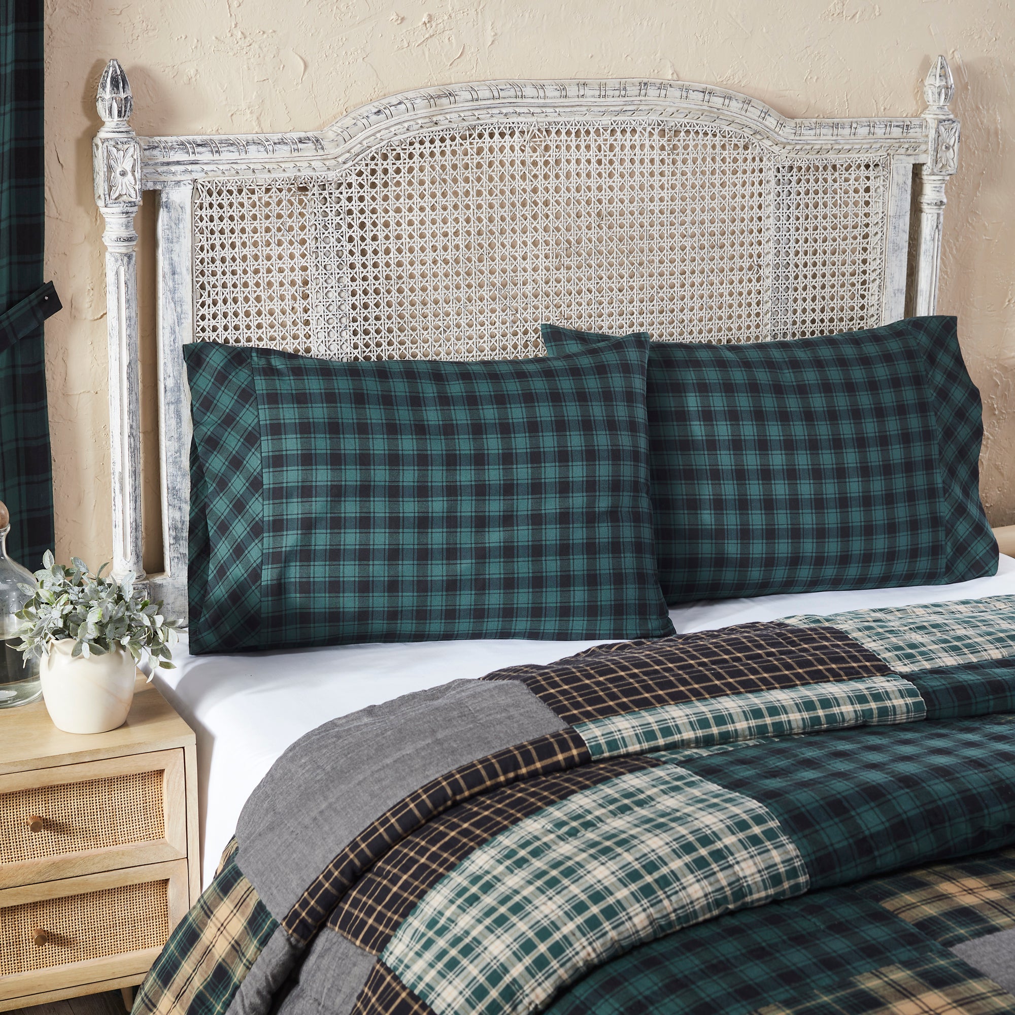 Pine Grove Standard Pillow Case Set of 2
