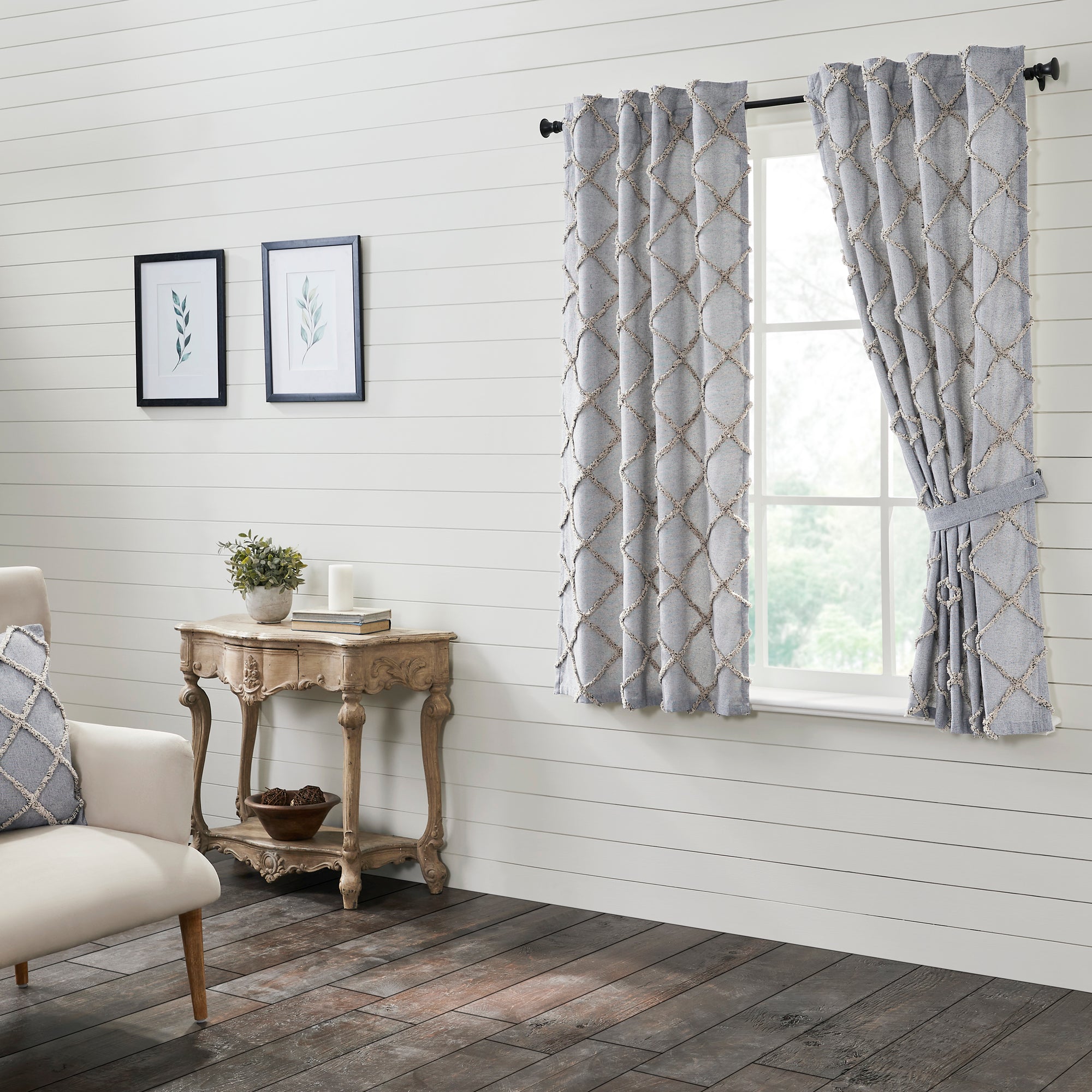 Frayed Lattice Creme & Black Short Panel Set of 2
