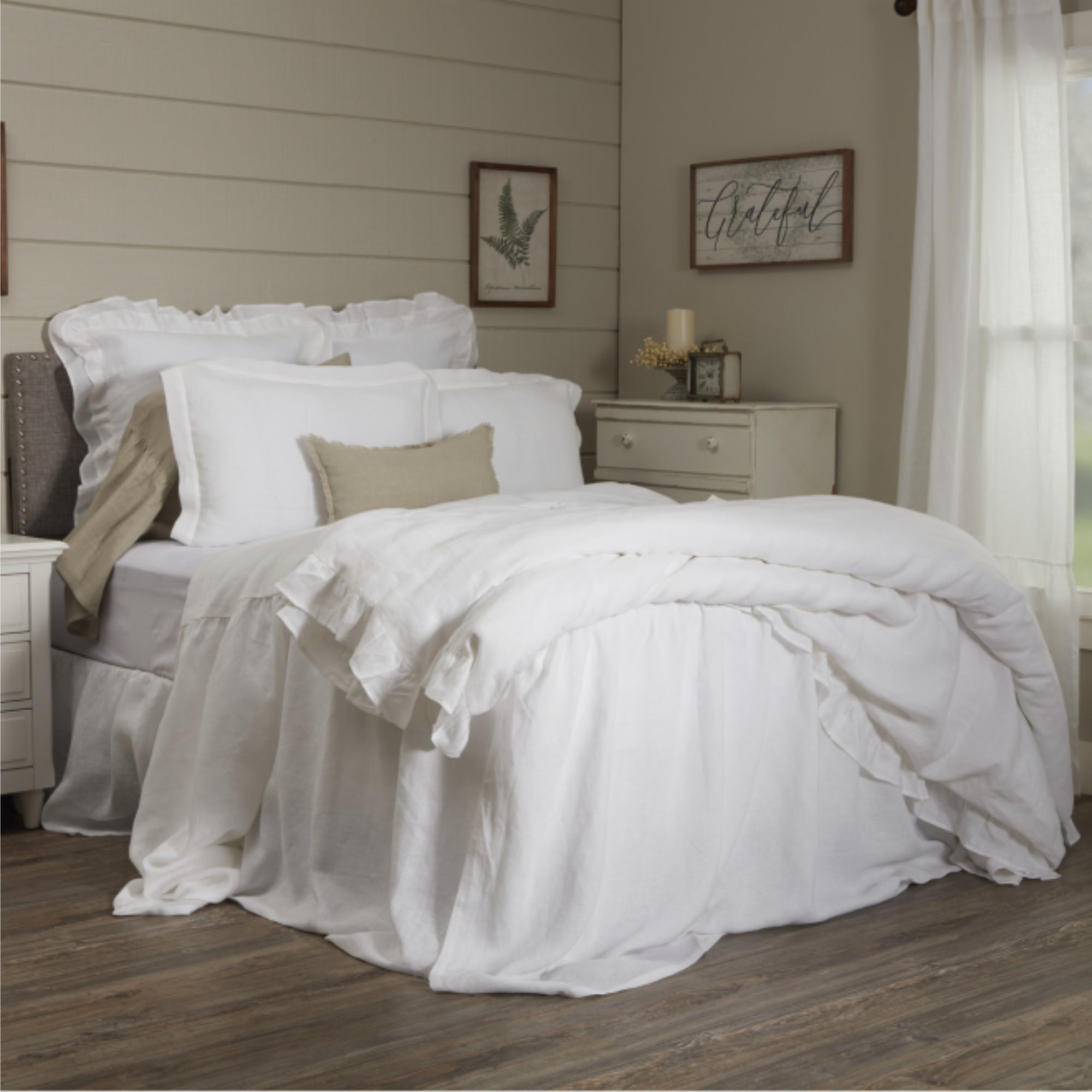 Provincial Linen White Queen Bedspread 78Lx56W+36