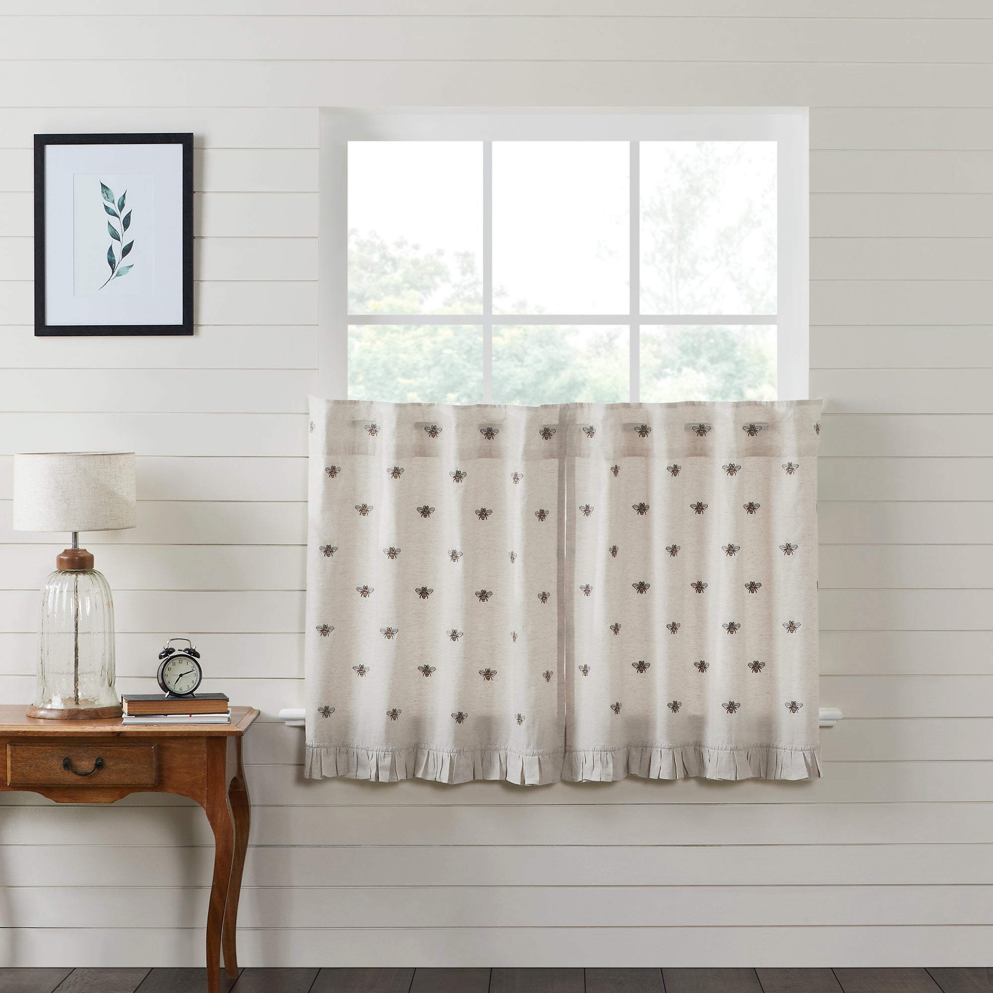 Embroidered Bee Tier Set of 2 L36xW36
