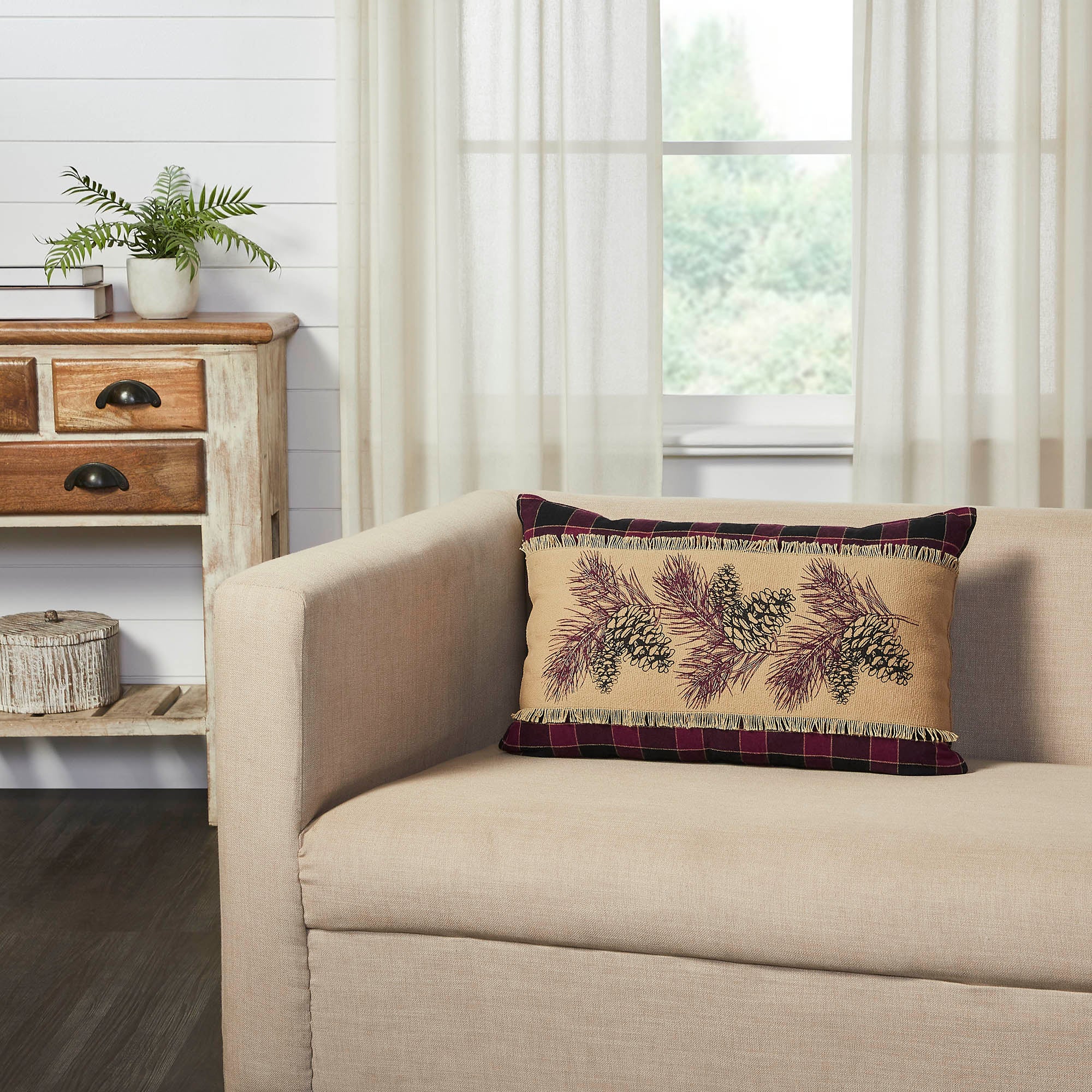 Connell Pinecone Decorative Throw Pillow, Rustic Woodland Lumbar Accent Cushion for Home Decor