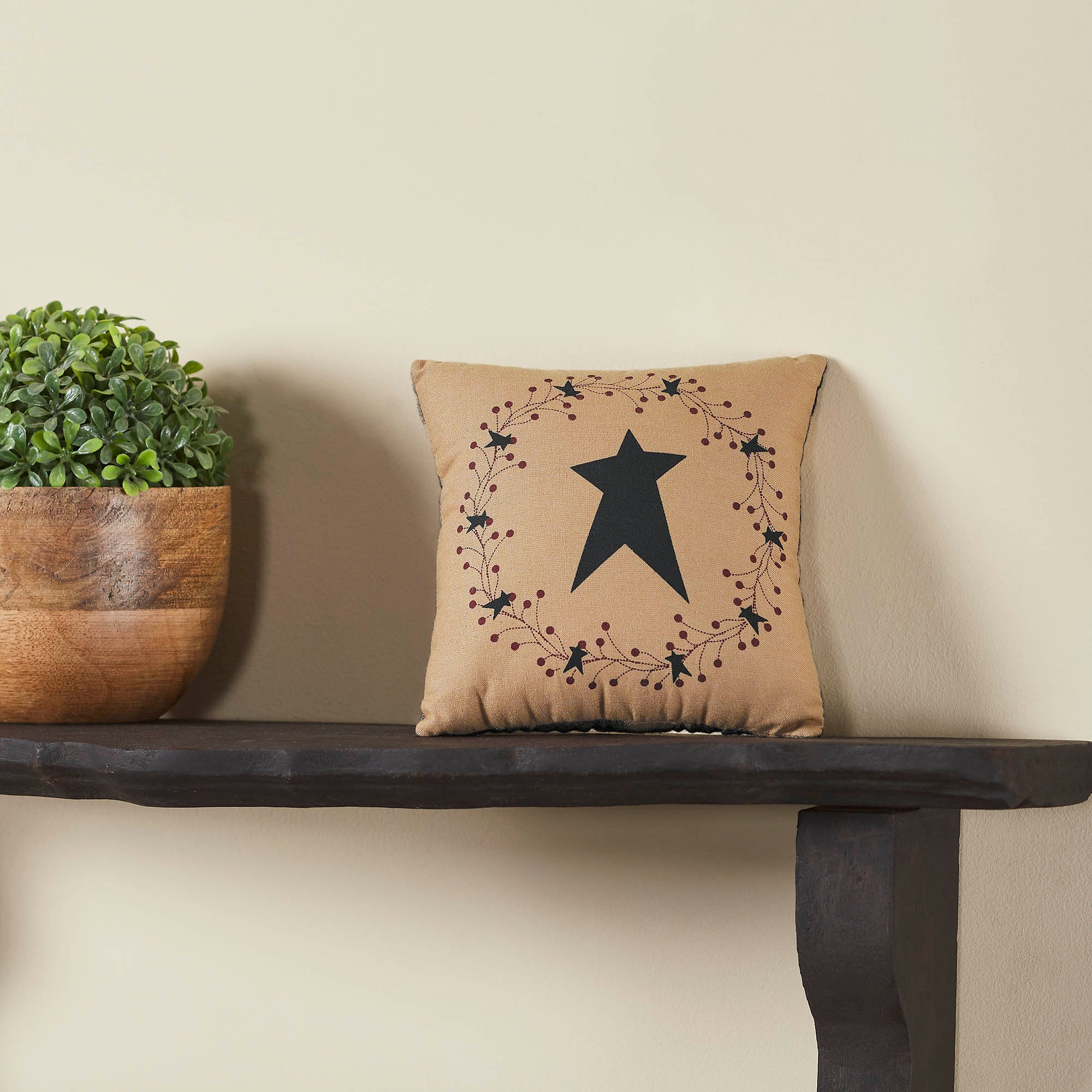 Pip Vinestar Wreath Pillow