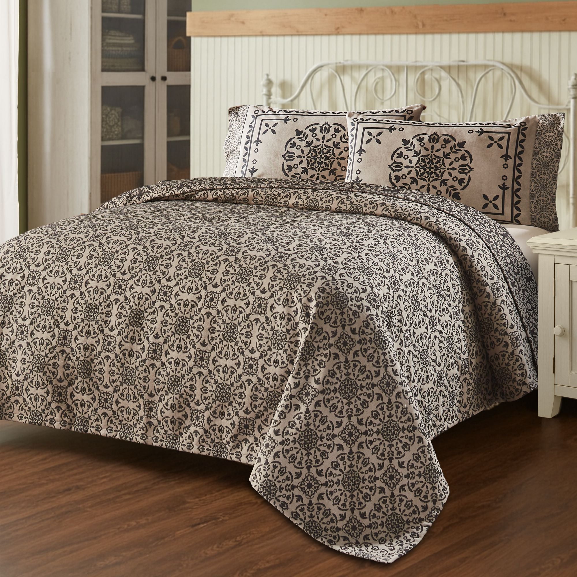 Custom House Black Tan Jacquard King Coverlet 106Wx97L