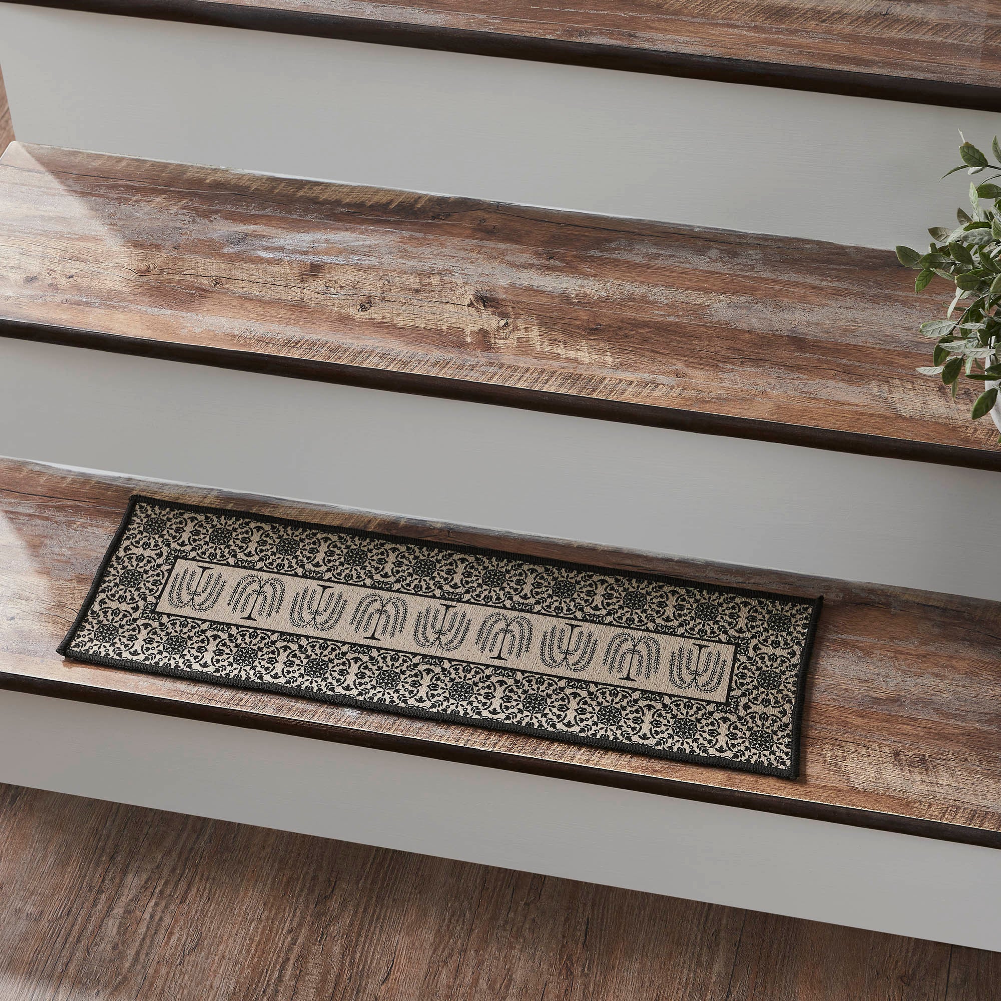 Custom House Black Tan Jacquard Polyester Stair Tread Rect Latex
