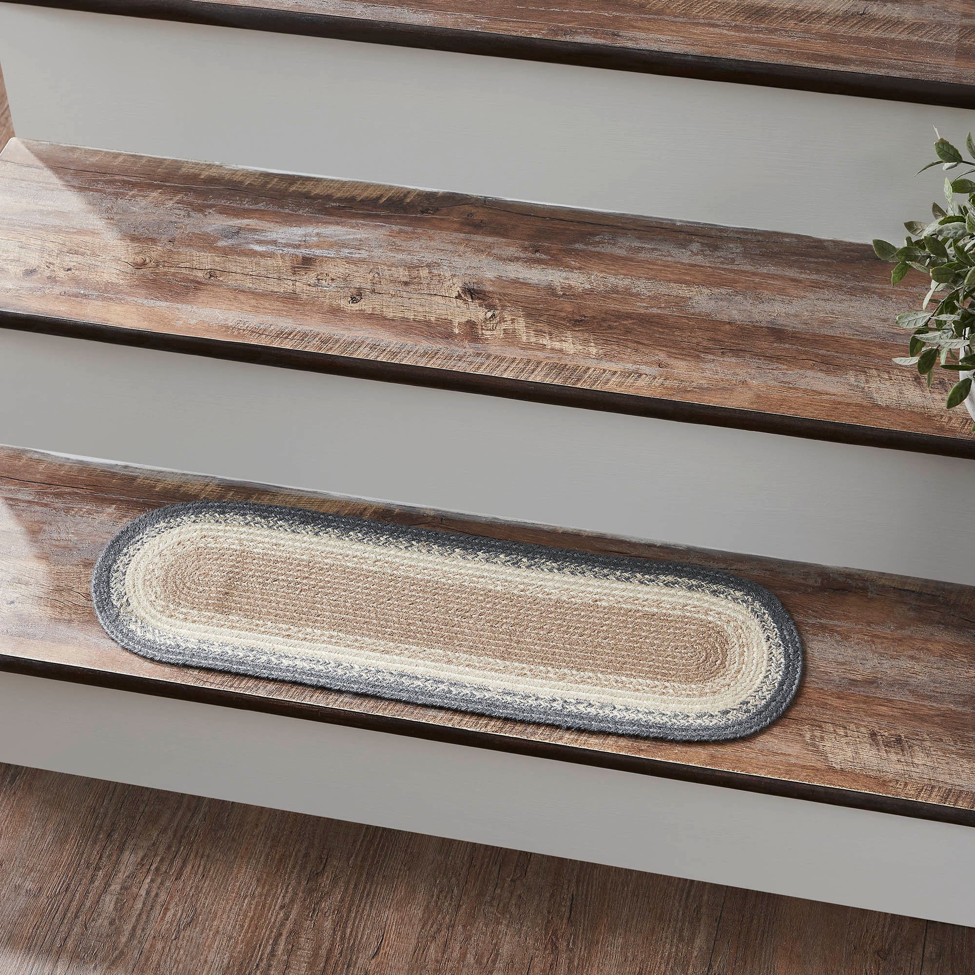 Finders Keepers Jute Stair Tread Oval Latex