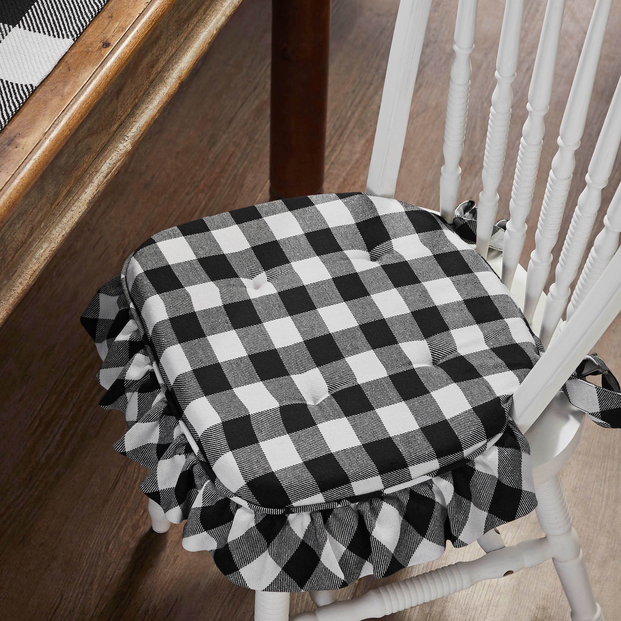 Annie Buffalo Check Ruffled Chair Pad- Black & White