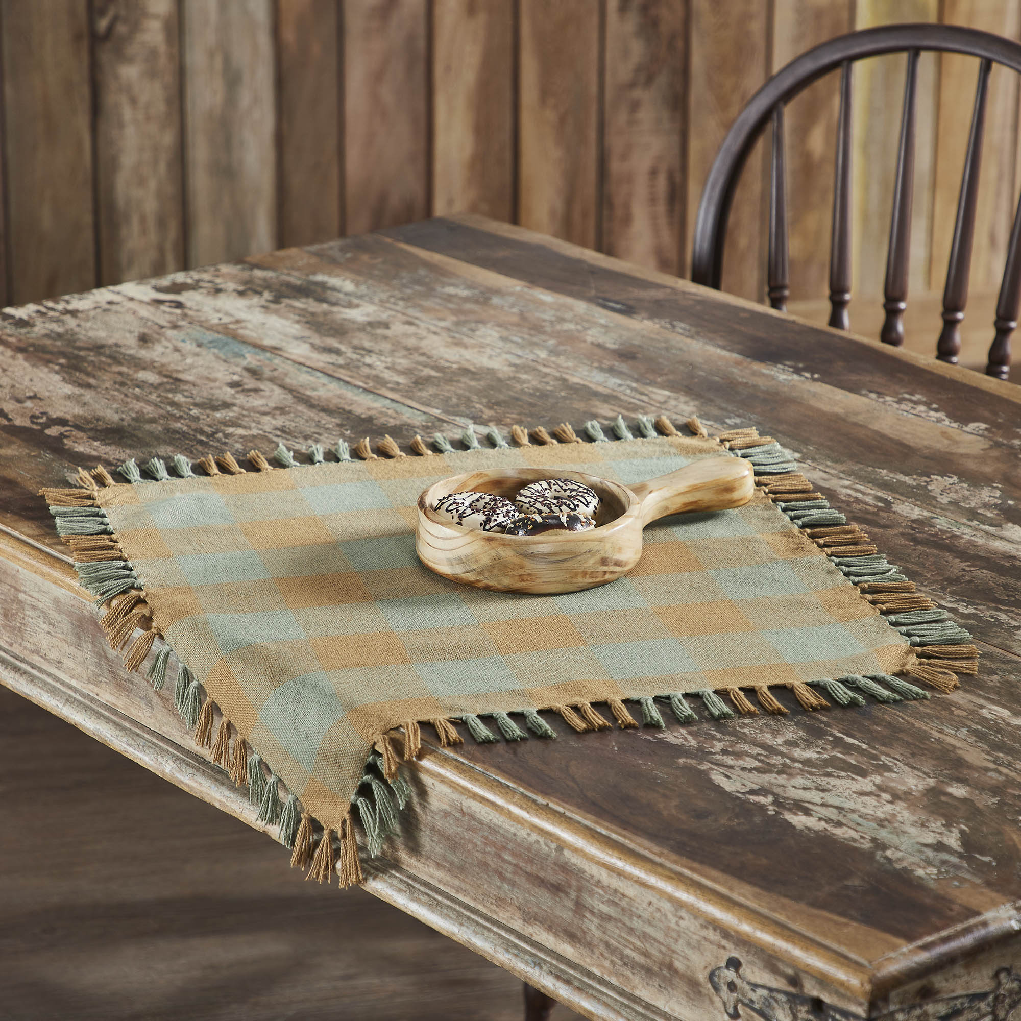 Spring In Bloom Indoor/Outdoor Table Topper