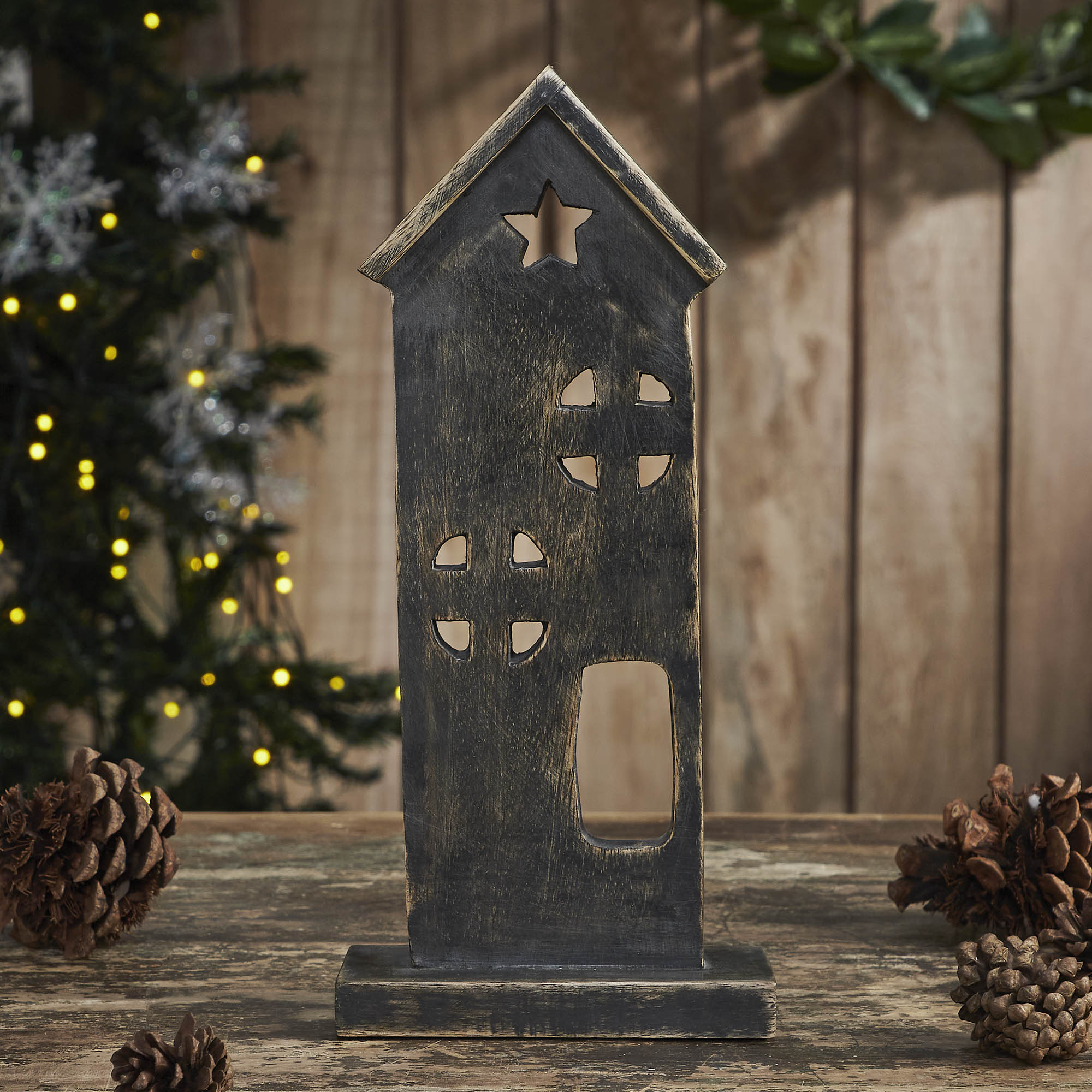 Wooden Saltbox House w/ Star Dark Grey