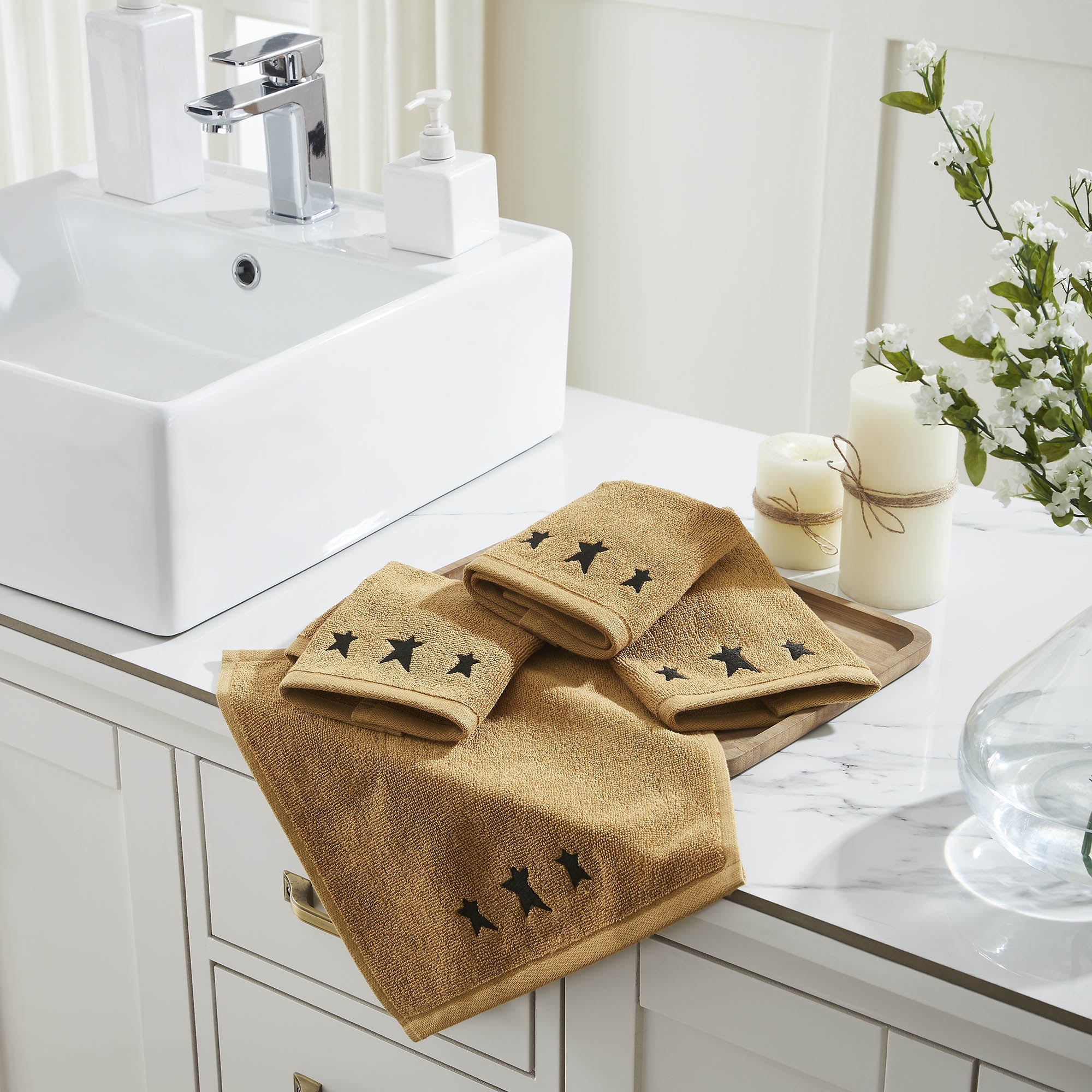Black Prim Stars Tan Washcloth Set of 4