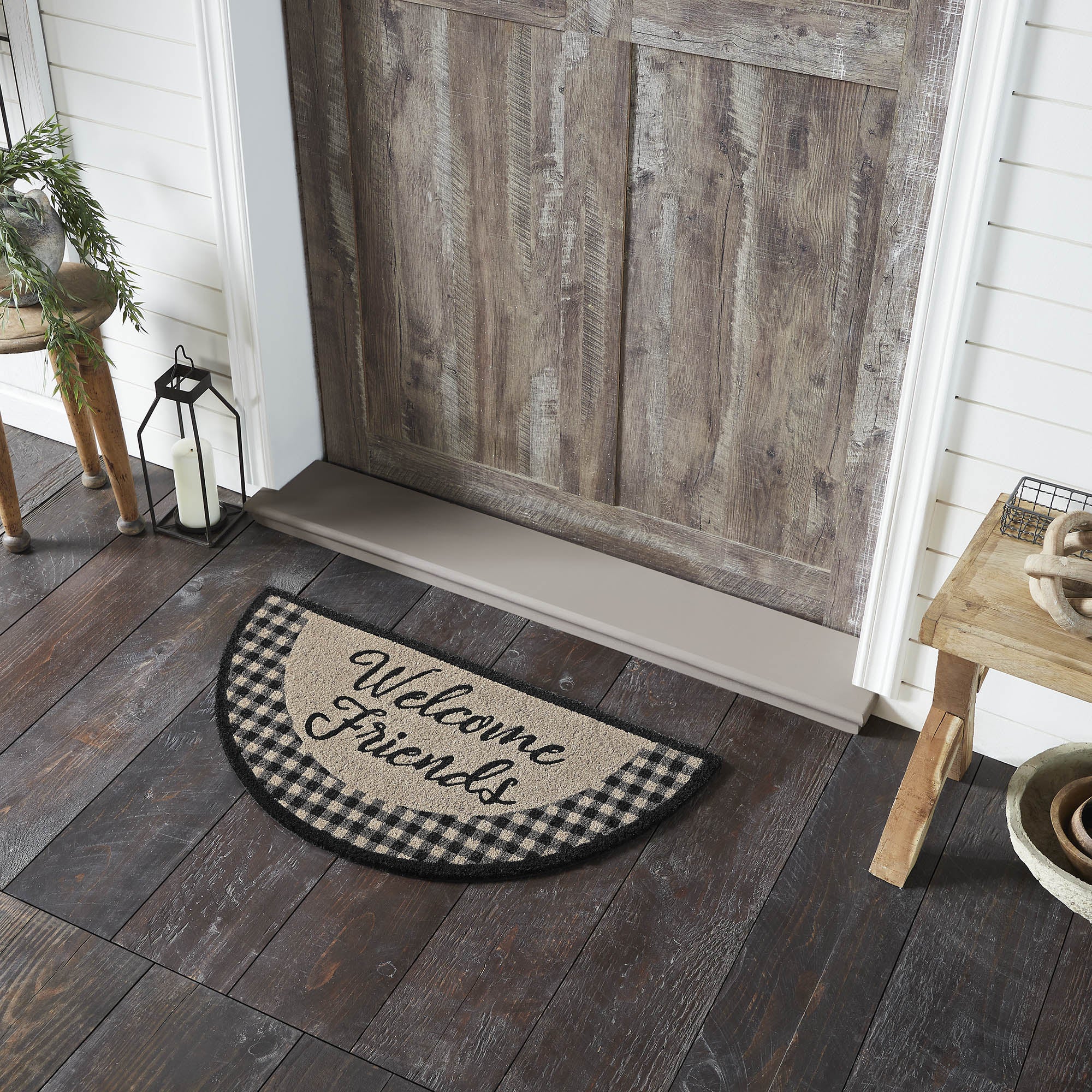 Finders Keepers Welcome Friends Coir Rug Half Circle 16.5x33