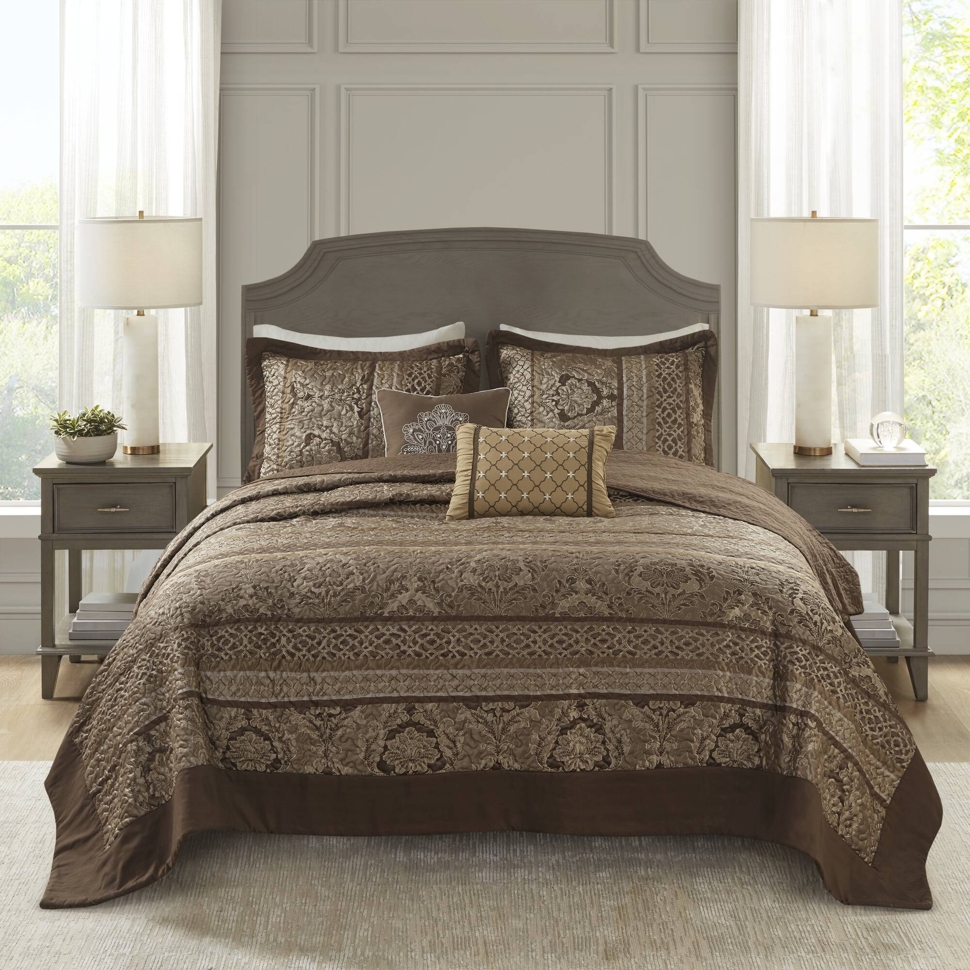 Bellagio 6 Piece Jacquard Quilt Set with Throw Pillows