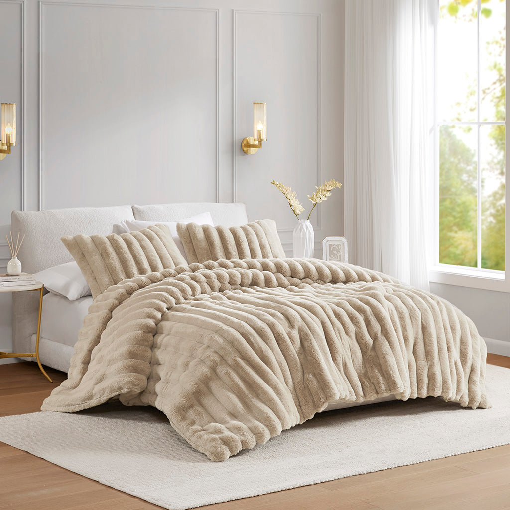Jasmine Marble Faux Fur Comforter Set