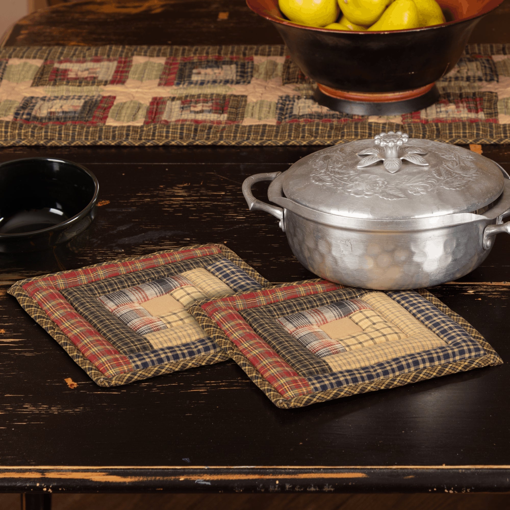 Tea Cabin Pot Holder Patchwork Set of 2 8x8