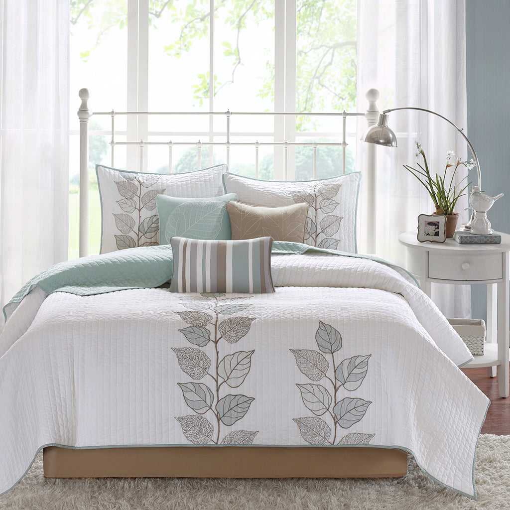Caelie 6 Piece Embroidered Quilt Set with Throw Pillows
