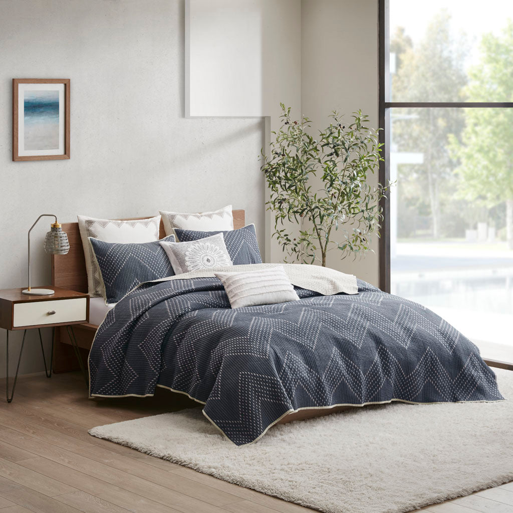 Pomona 3 Piece Embroidered Cotton Quilt Set