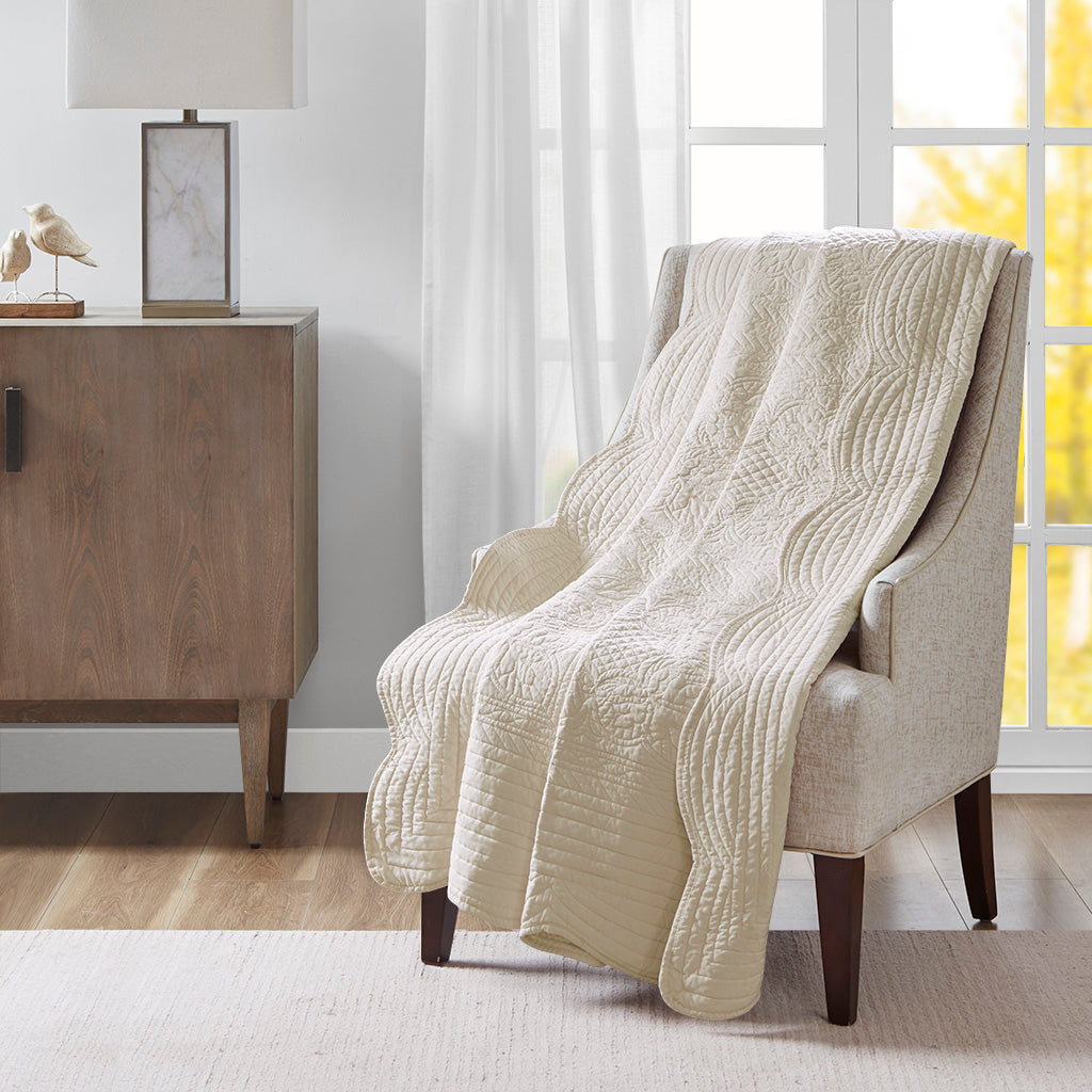 Tuscany Oversized Quilted Throw with Scalloped Edges