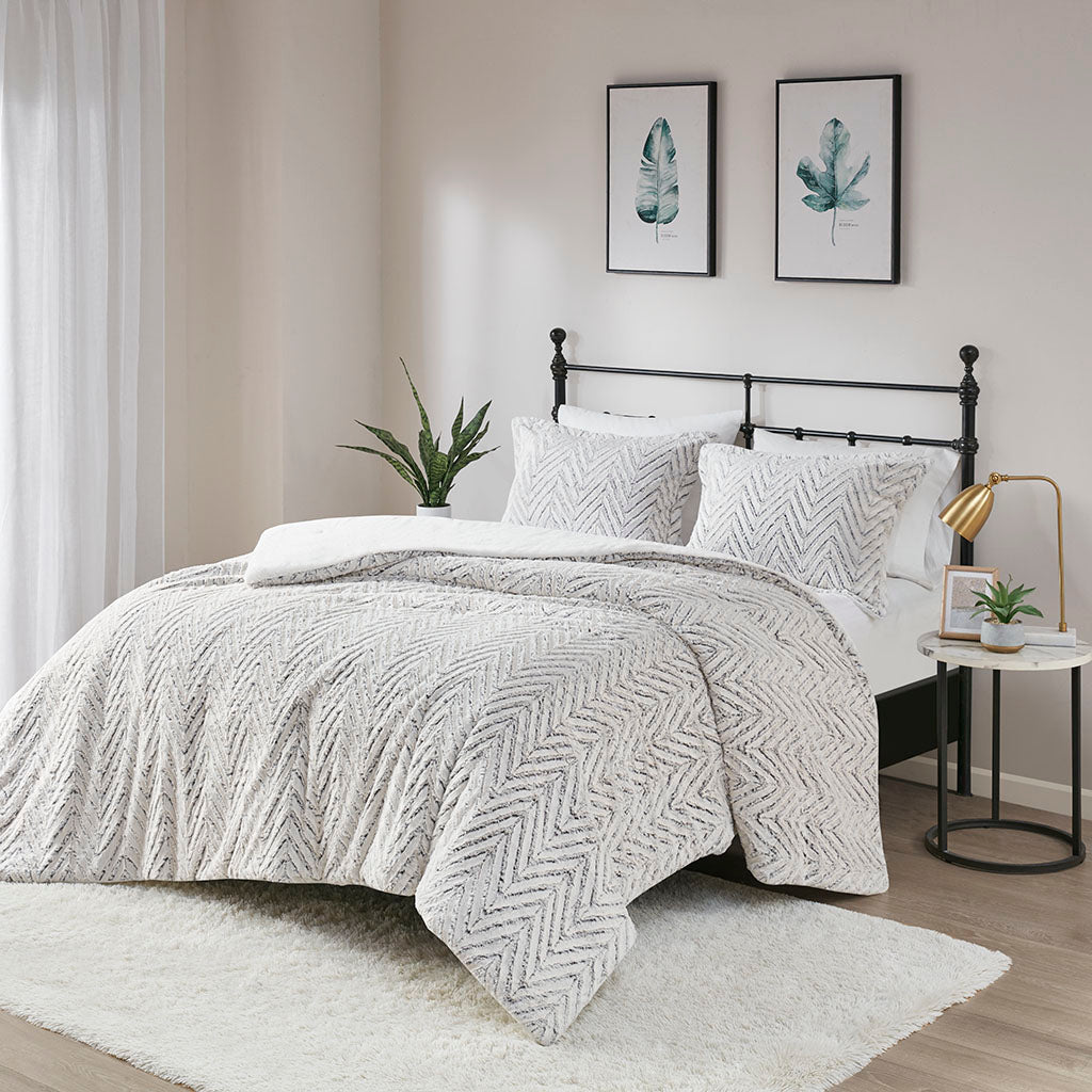 Adelyn Embroidered Medallion Faux Fur Ultra Plush Duvet Cover Set