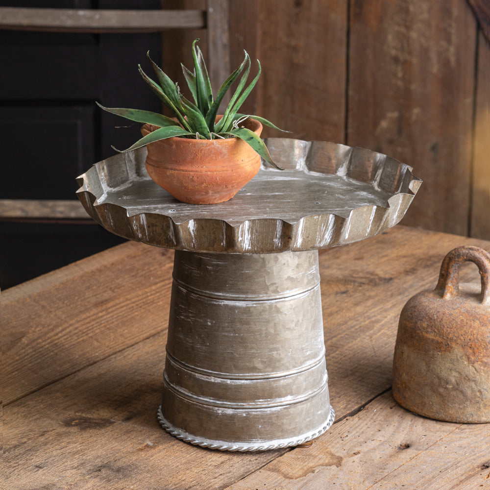 Scalloped Stand