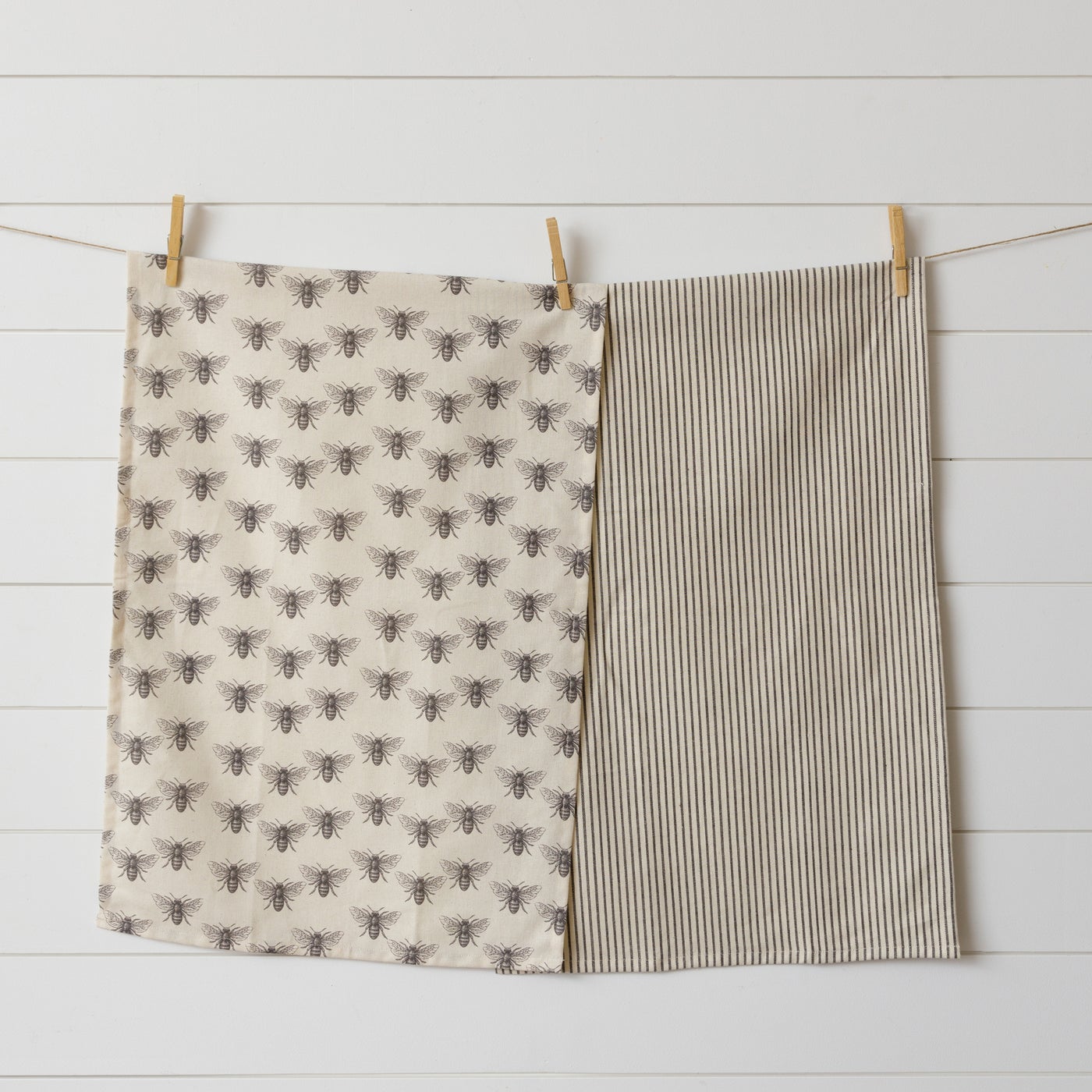 Black and White Bee Towels (S/2)