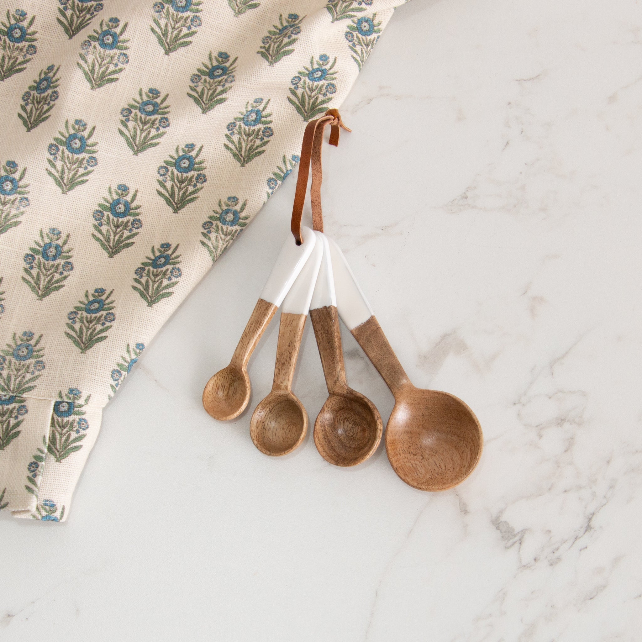 Mango Wood Measuring Spoons With White Enamel