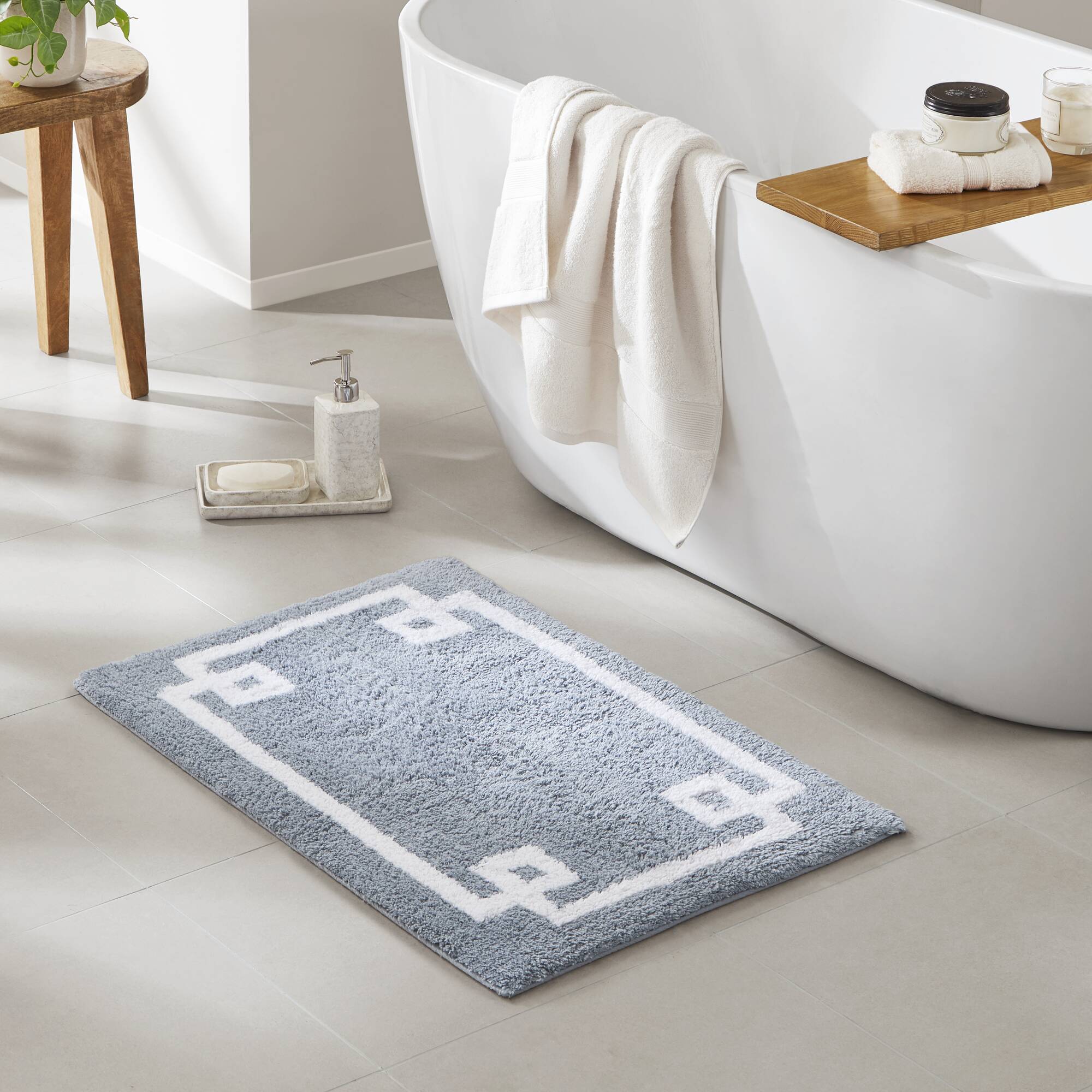 Evan Cotton Tufted Bath Rug 20x30