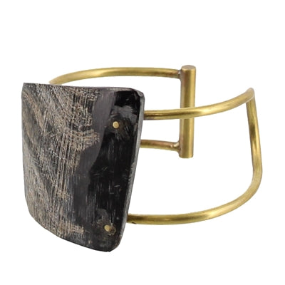 Bayan Wire Cuff with Quadrilateral Horn - Dark Horn