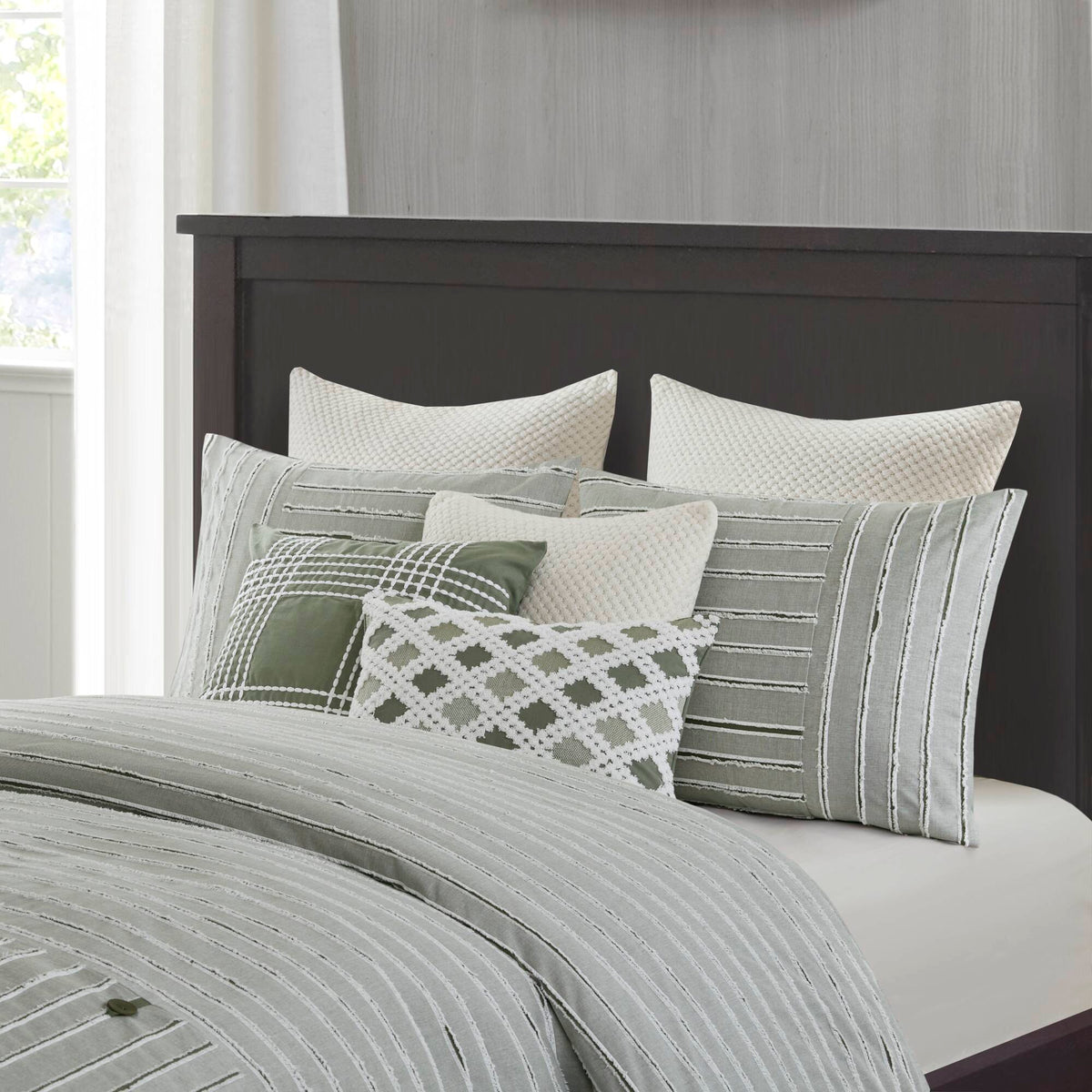 Oversized Cotton Clipped Jacquard Comforter Set with Euro Shams and Throw Pillows