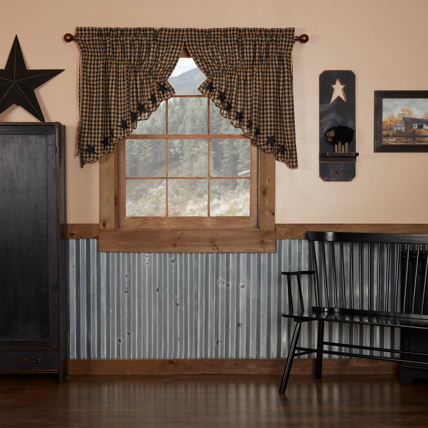 Black Star Scalloped Prairie Swag Set of 2 36x36x18