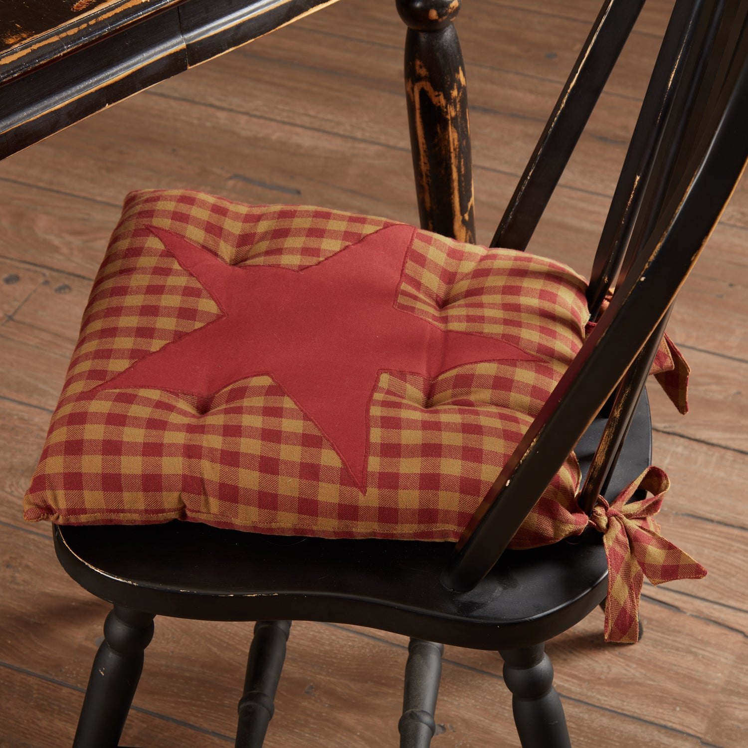 Burgundy & Tan Check Chair Pad- Primitive Star Applique