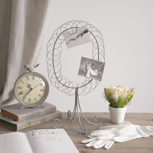 Tabletop Photo and Card Wreath