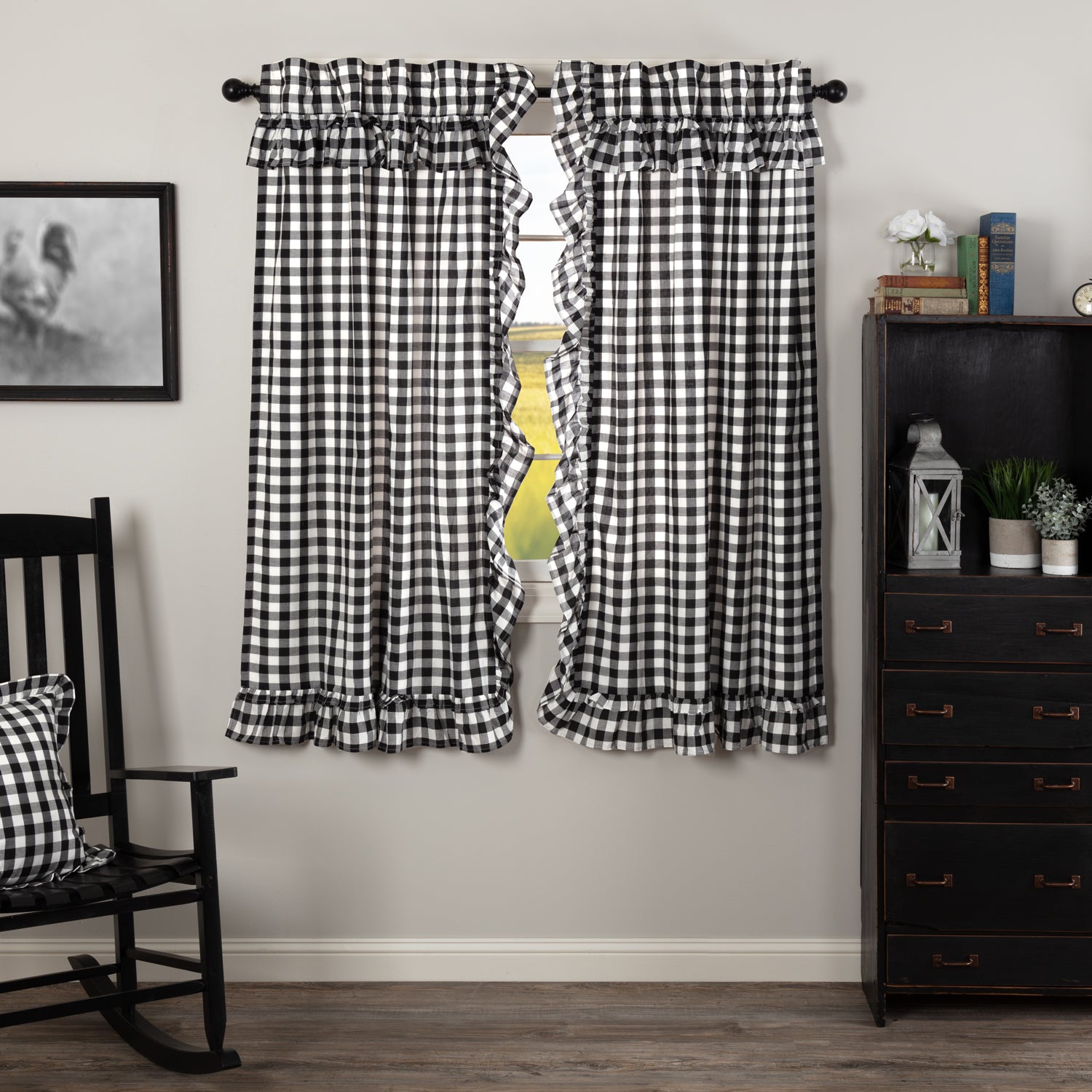 Annie Buffalo Black Check Ruffled Short Panel Set of 2