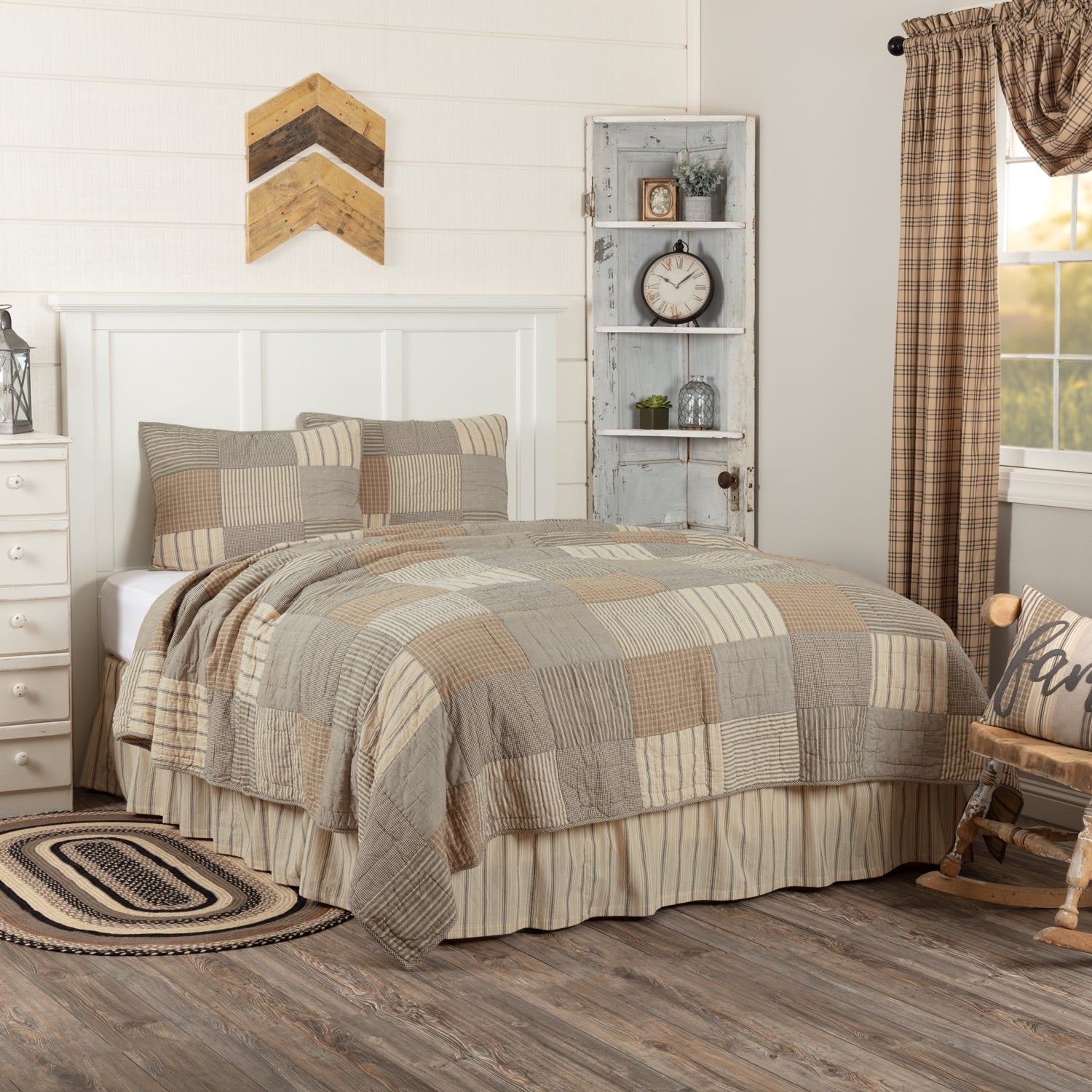 Sawyer Mill Charcoal King Quilt Set; 1-Quilt 105Wx95L w/2 Shams 21x37