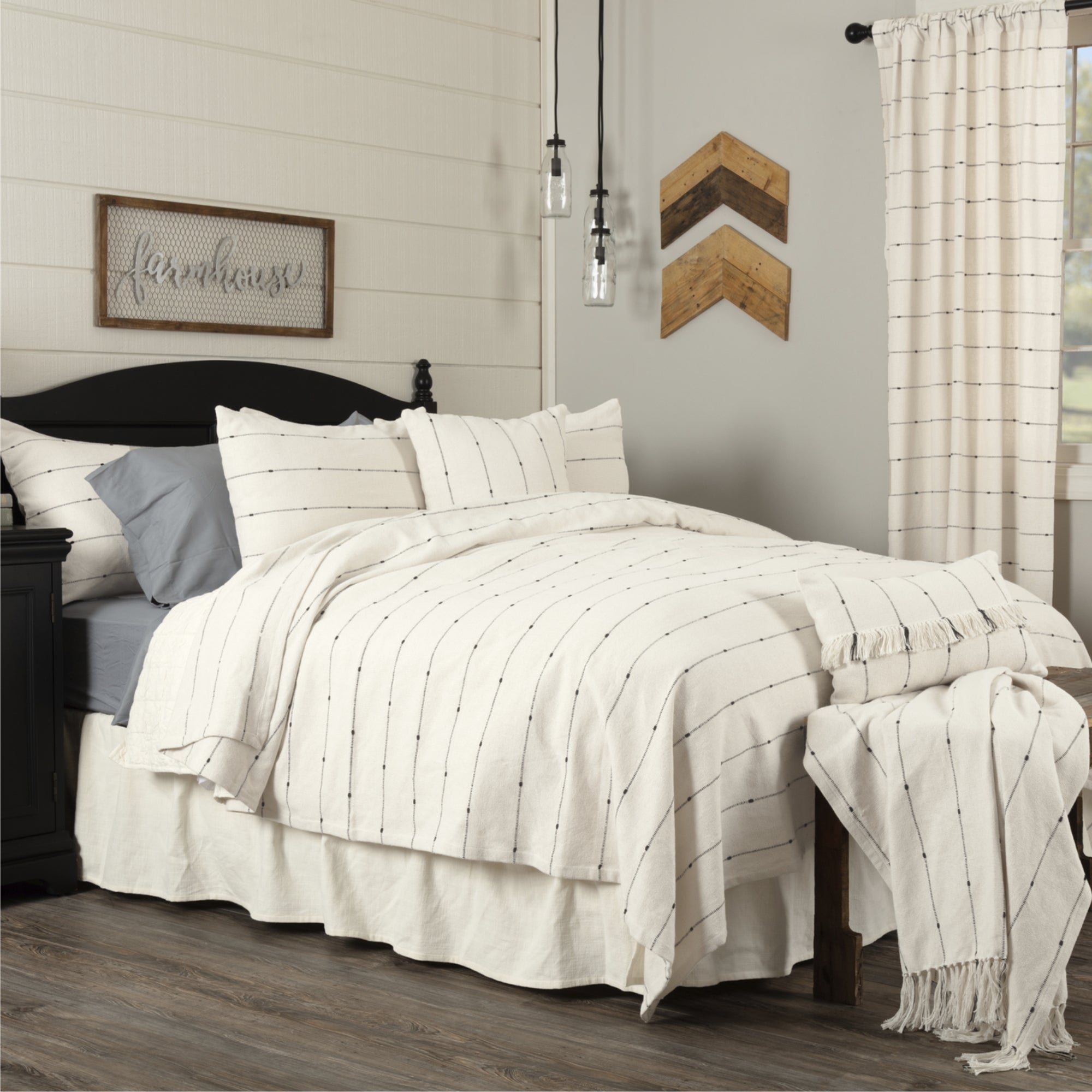 Farmcloth Stripe Queen Coverlet 94Lx94W