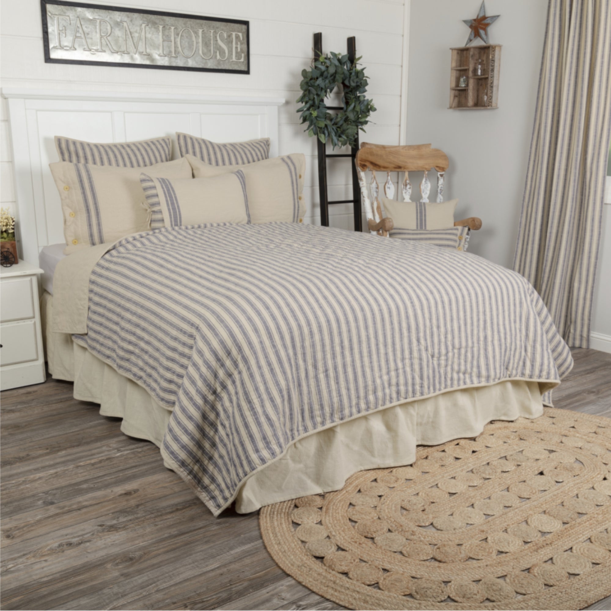 Market Place Blue King Quilt 95Lx105W