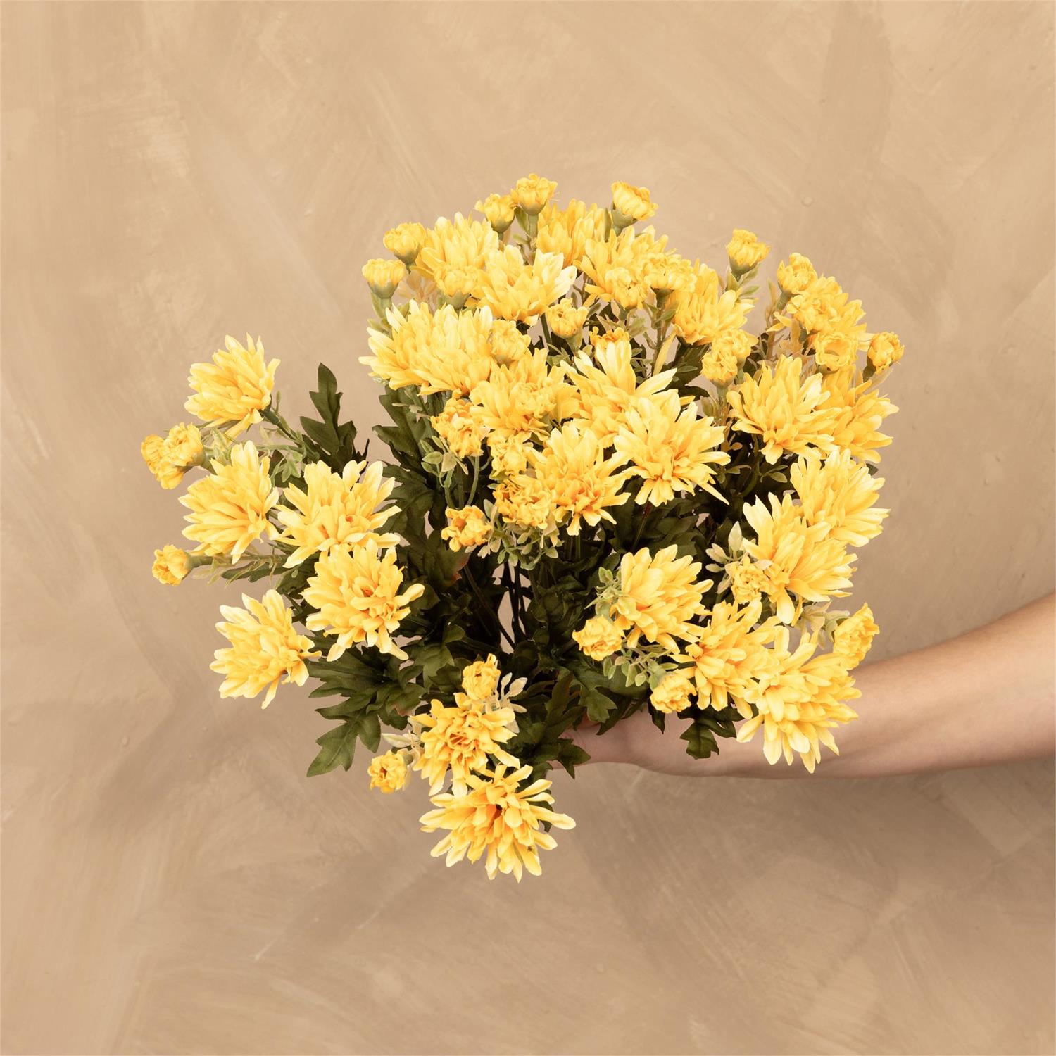 Bush - Mum With Buds Golden Yellow