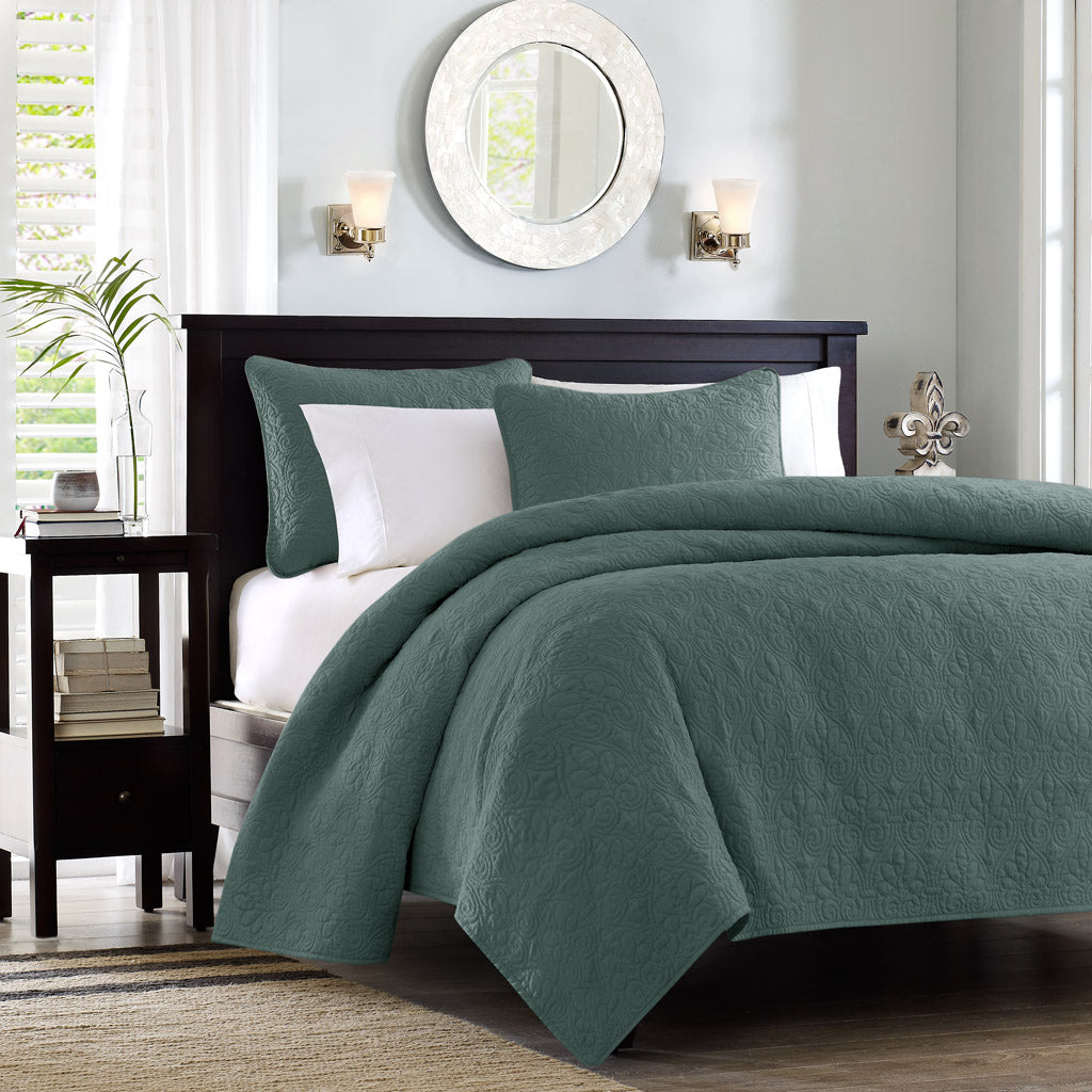 3 Piece Reversible Quilt Set
