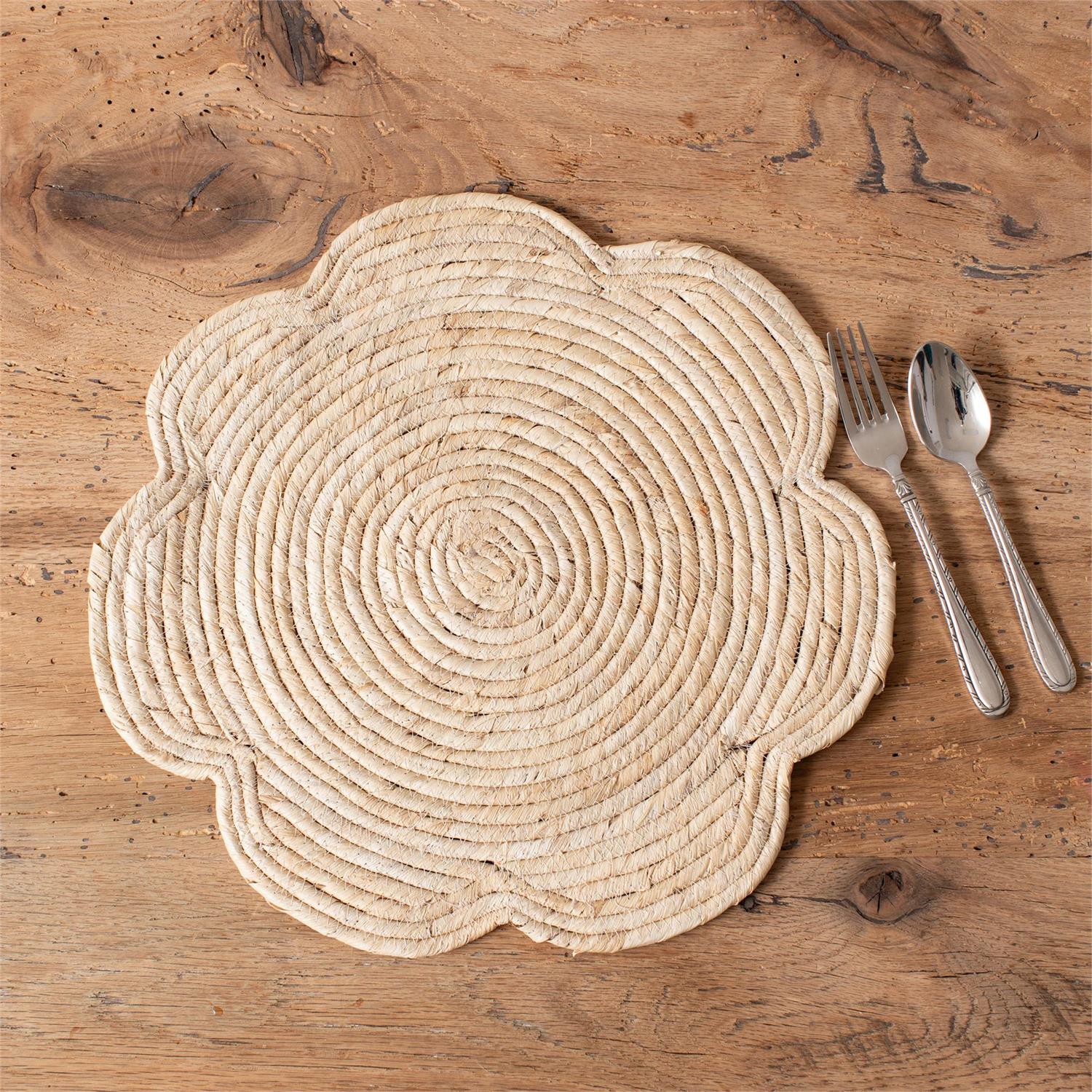 Charger - Scalloped Edge Natural Seagrass