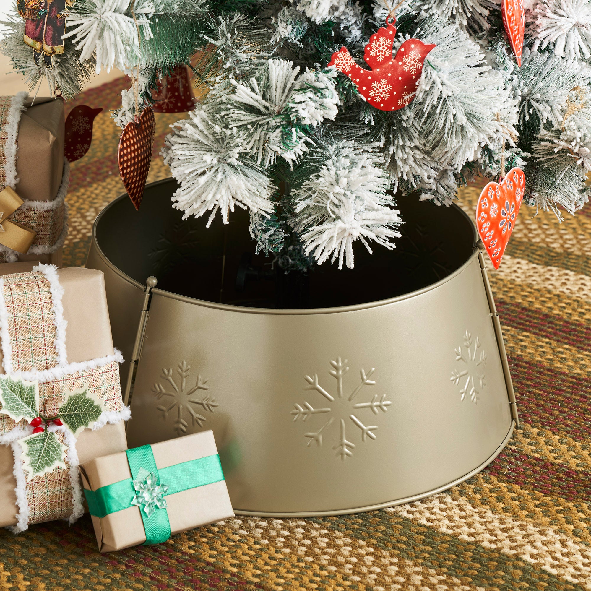 Stamped Snowflake Metal Tree Collar Antique Gold