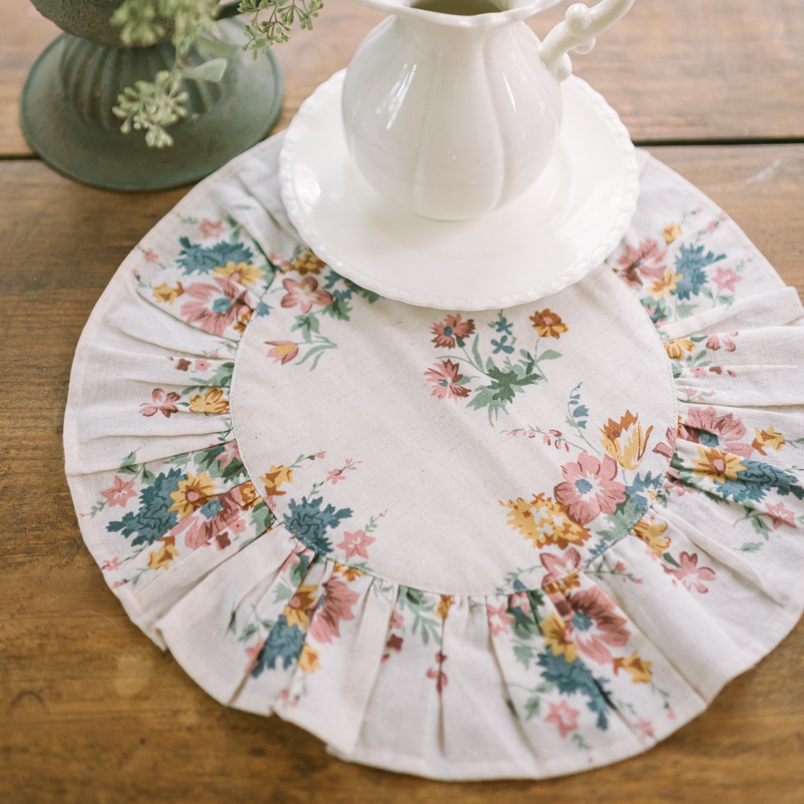 Rosehill Cottage Floral Round Ruffled Cotton Placemats- Set of 6- Dusty Rose & Natural Table Mats